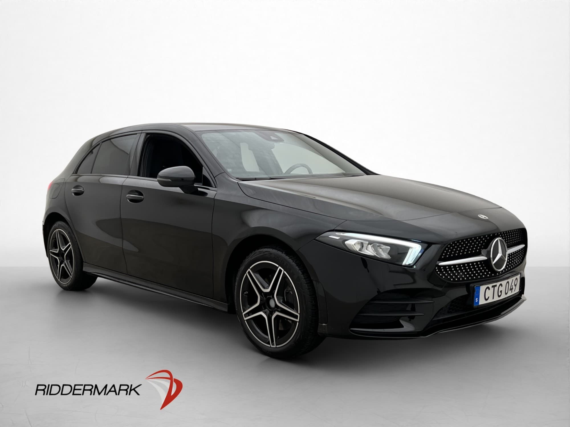 Mercedes-Benz A 250 e AMG Wide Kamera Sportstolar CarPlay