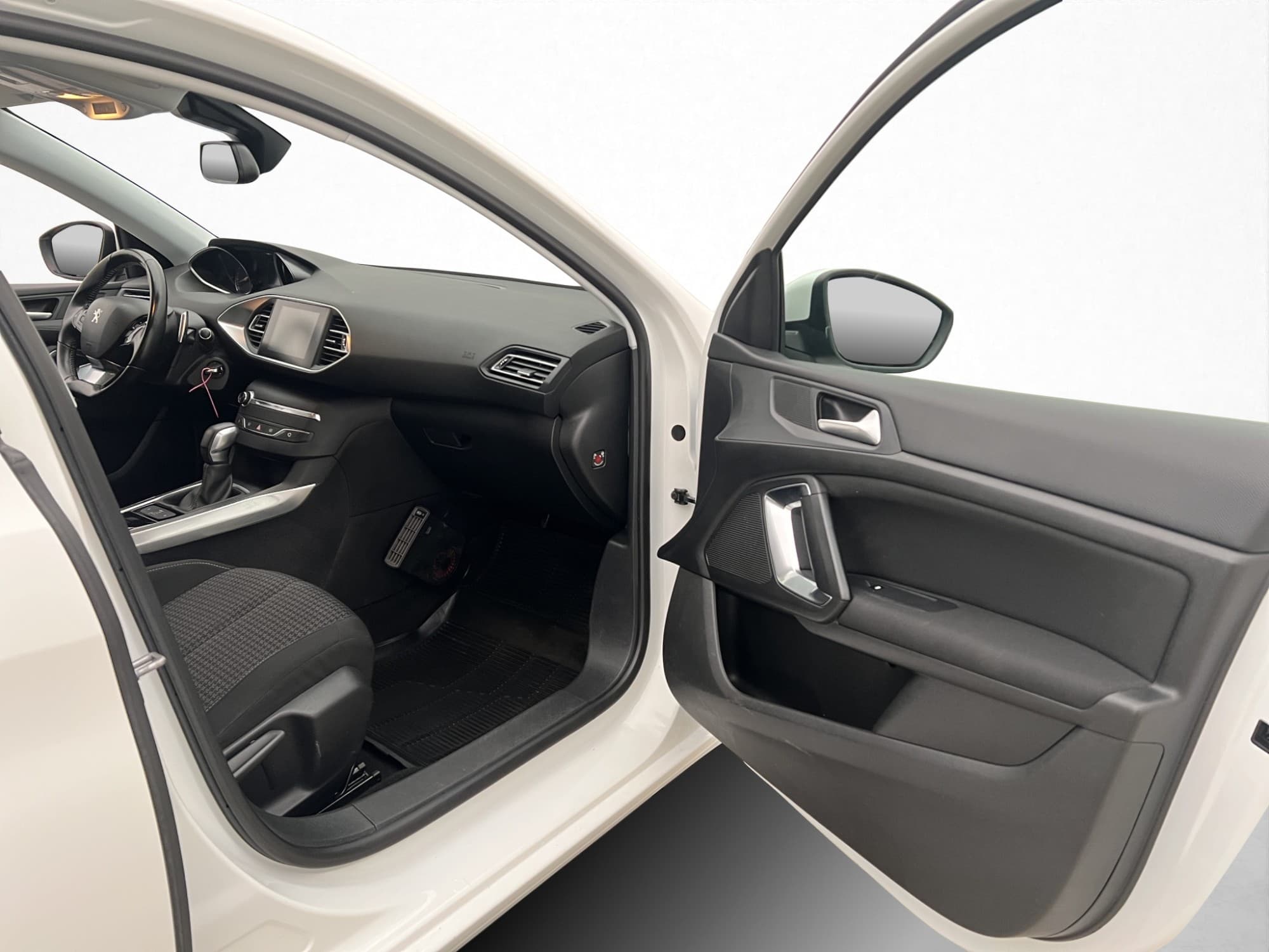 Peugeot 308 131hk Active M&K-Värmare P-Sensorer Farthållare