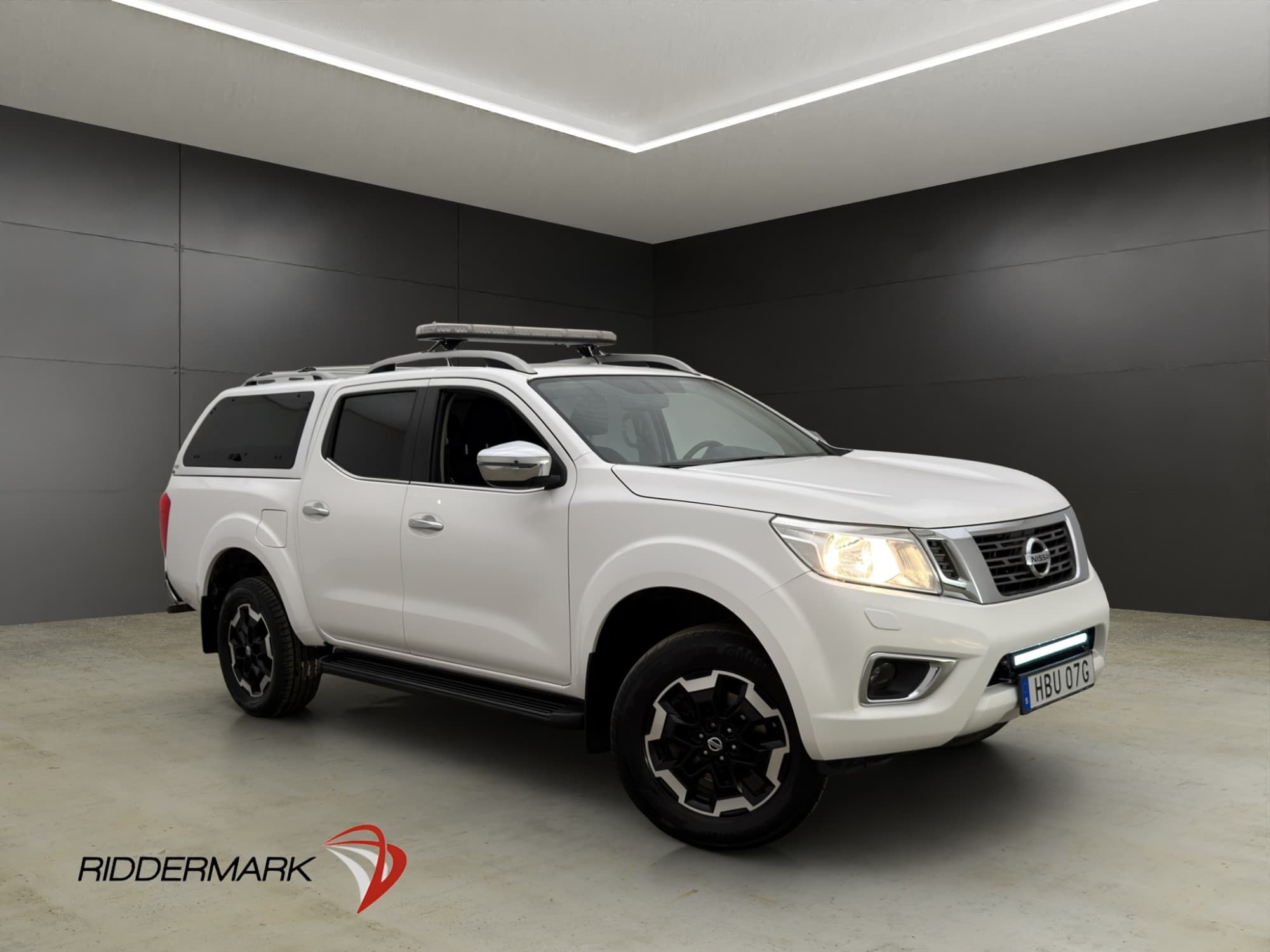Nissan Navara 2.3 dCi 4WD Drag B-Kam Kåpa Diff V-Inredd Moms
