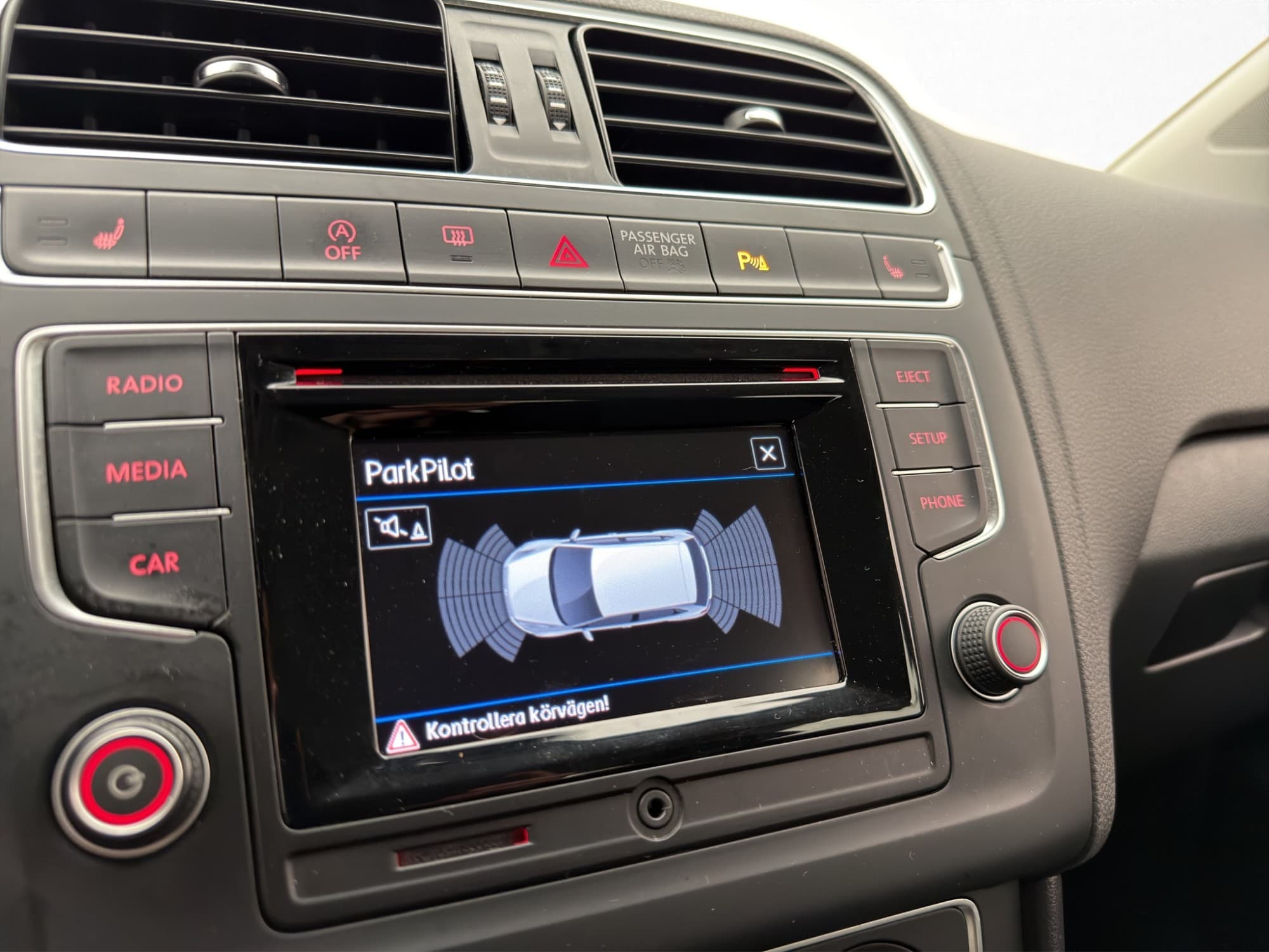 Volkswagen Polo 1.2 TSI 90hk 2-Brukare Sensorer Farthållare