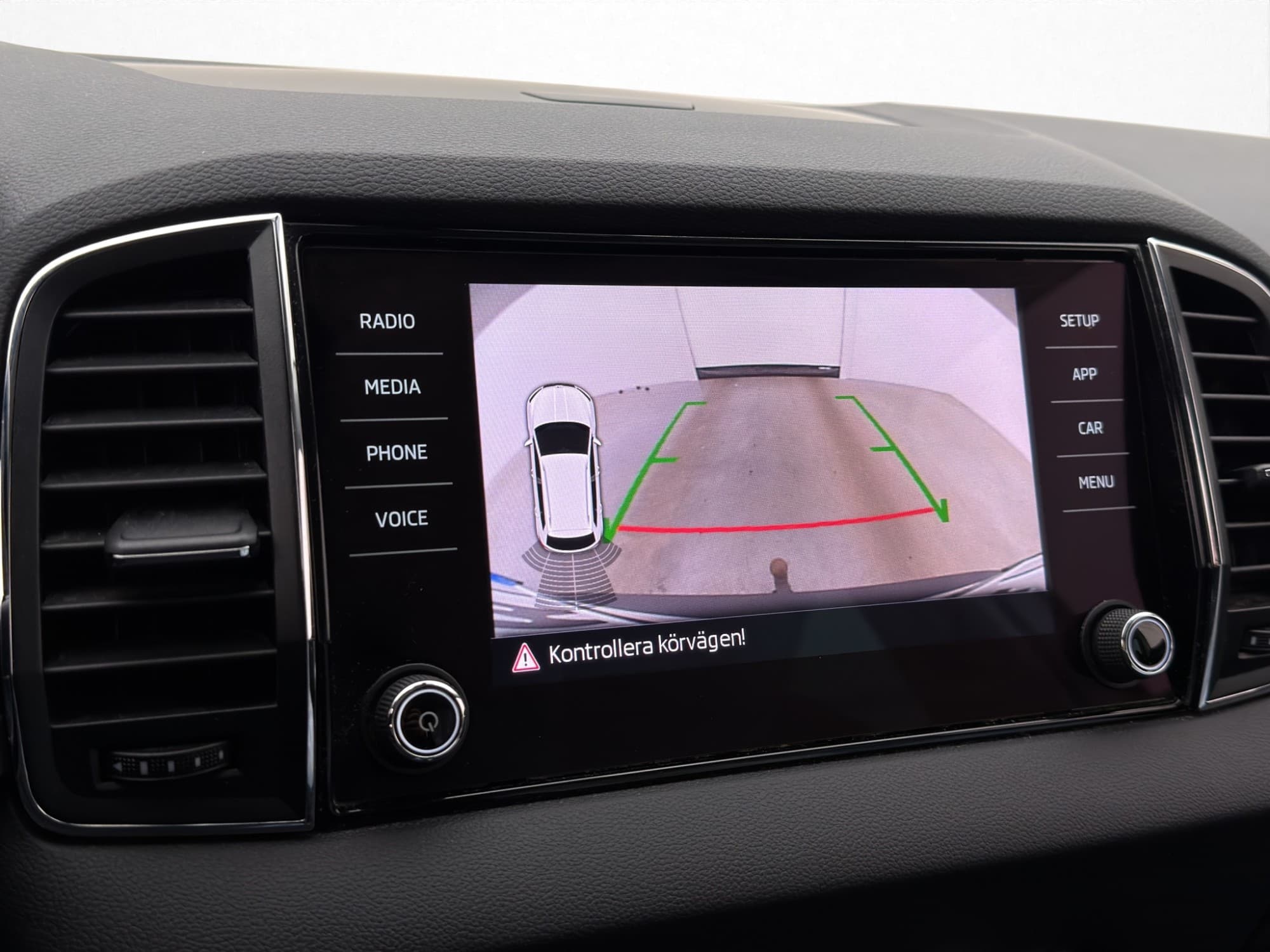 Skoda Karoq TSI 115hk Ambition CarPlay Kamera Adpt-Fart Drag
