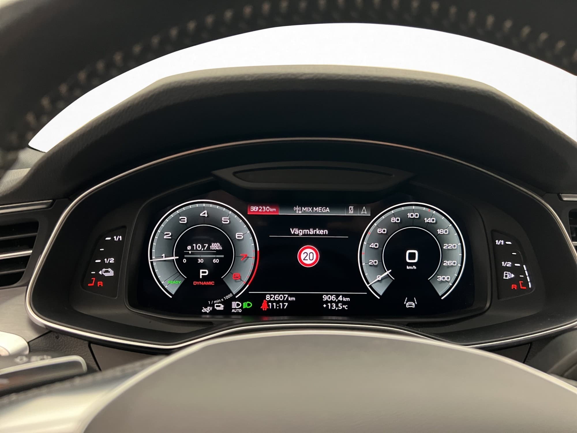 Audi A6 Avant 55 TFSI e Q 367hk S Line Drag Cockpit Kamera
