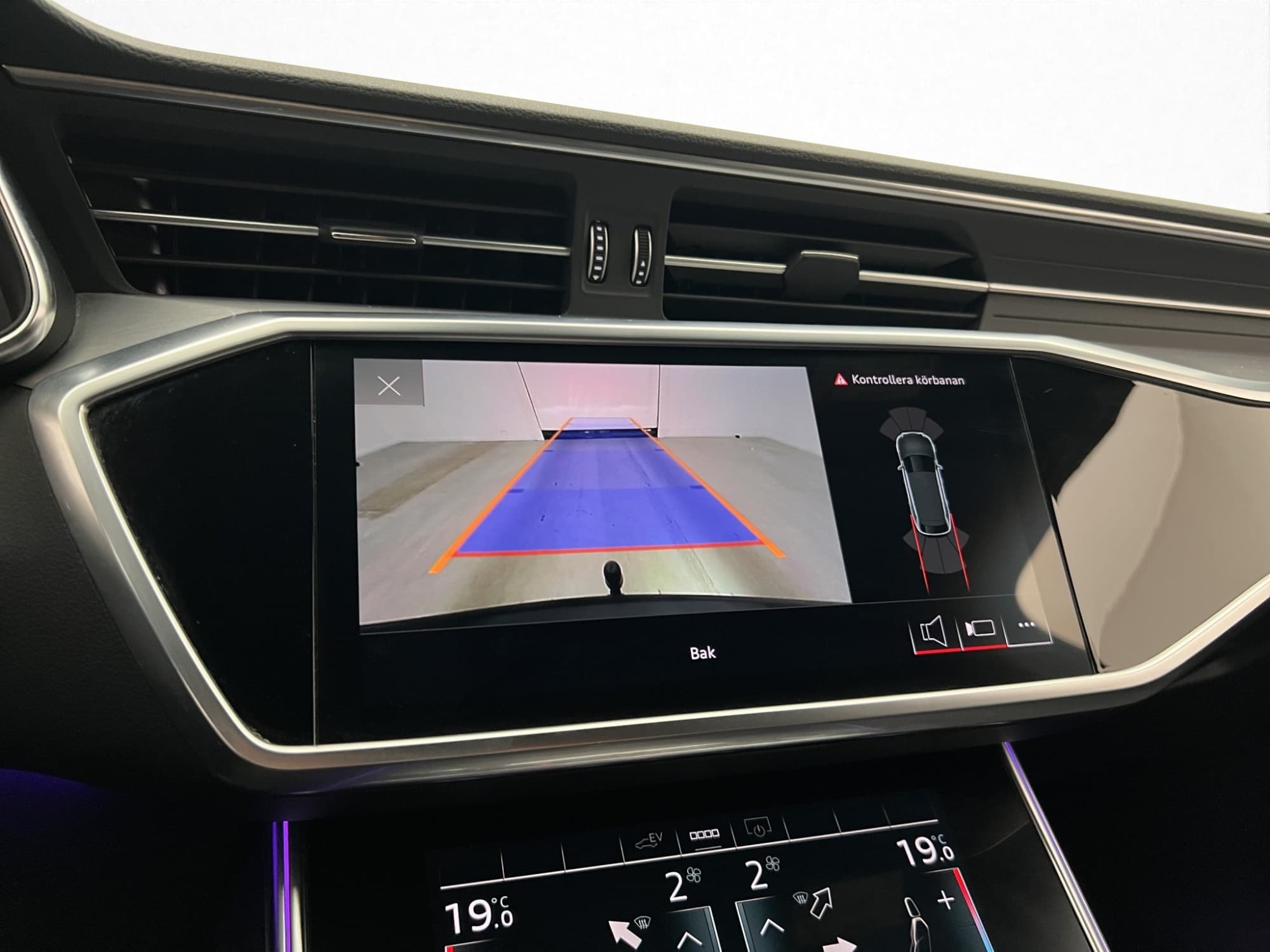 Audi A6 Avant 55 TFSI e Q 367hk S Line Drag Cockpit Kamera