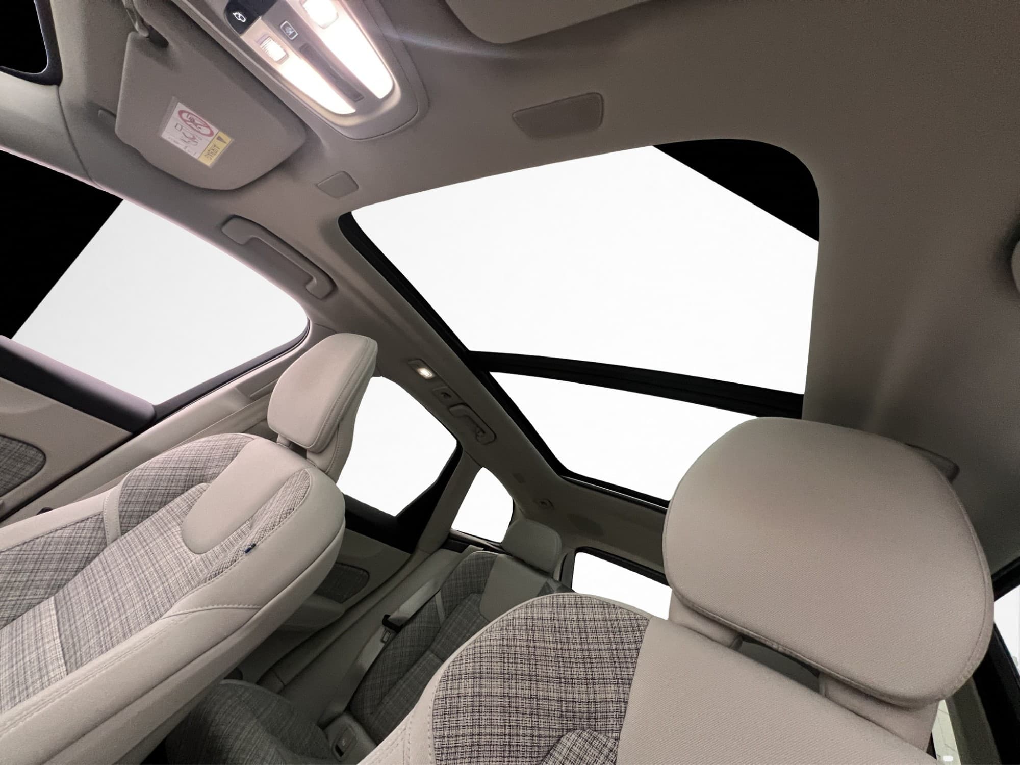 Volvo XC60 Recharge T6 Core Bright Värmare Drag Pano MOMS