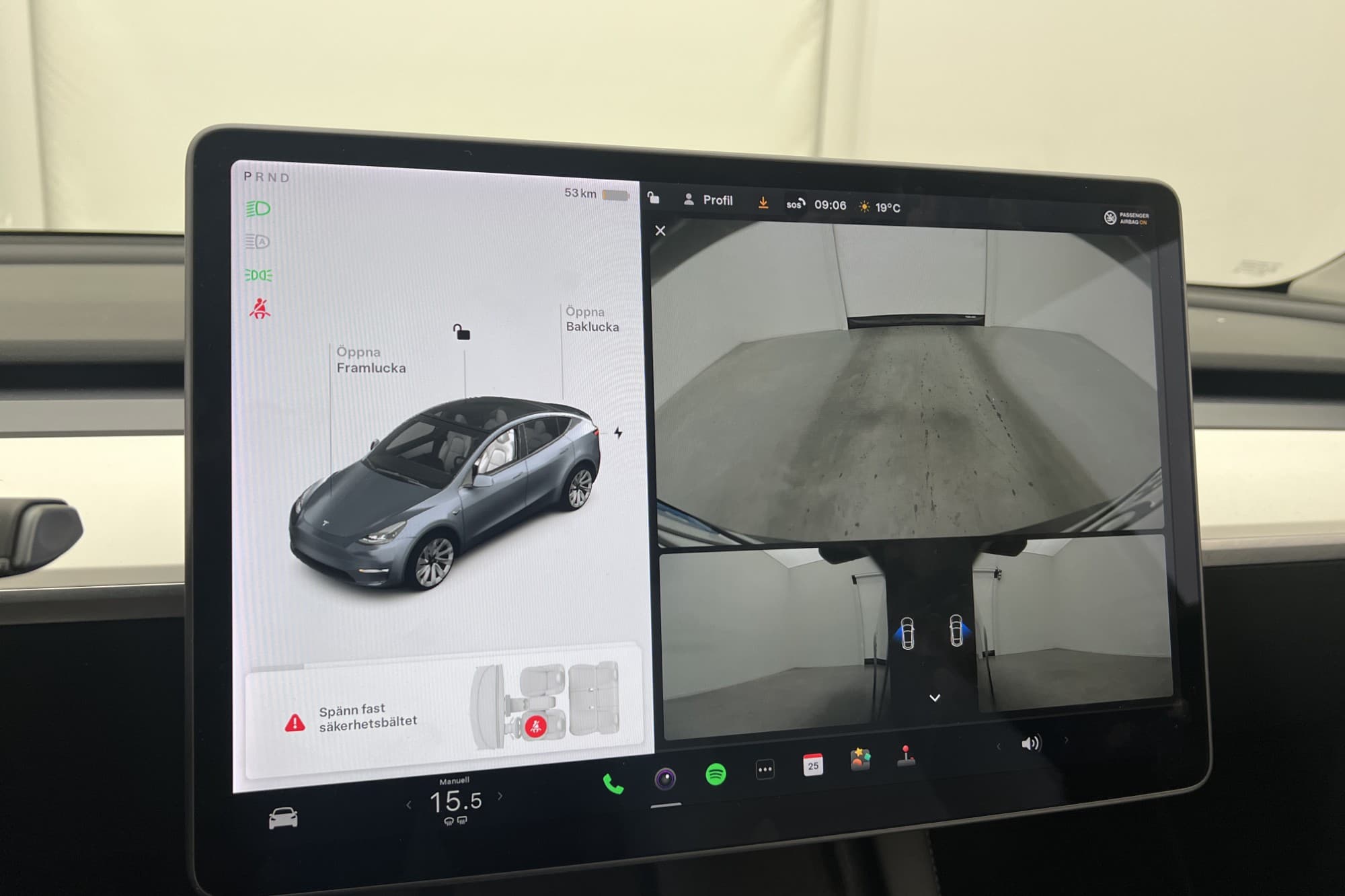 Tesla Model Y Long Range AWD Uppgraderad AP Ljus interiör
