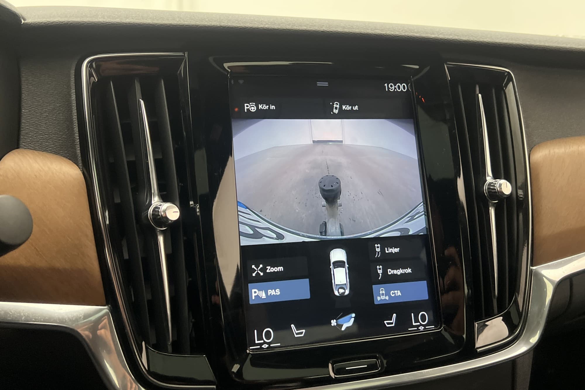 Volvo S90 T8 AWD Inscription Taklucka VOC Kamera Skinn Drag