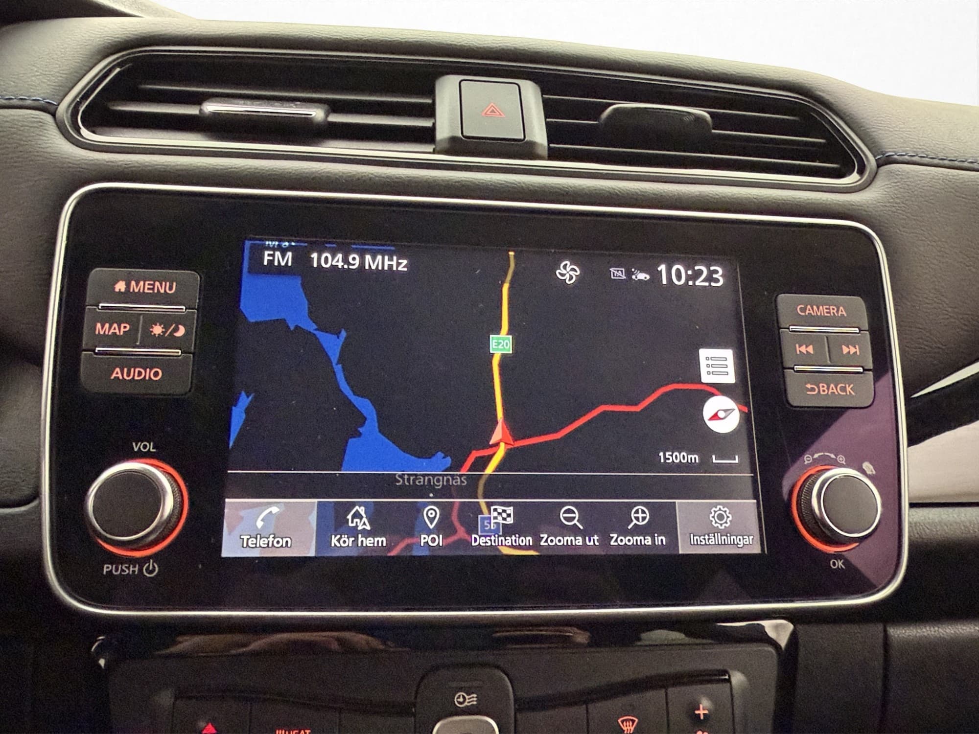 Nissan Leaf 150hk 40 kWh N-Connecta 360° kamera Rattvärme