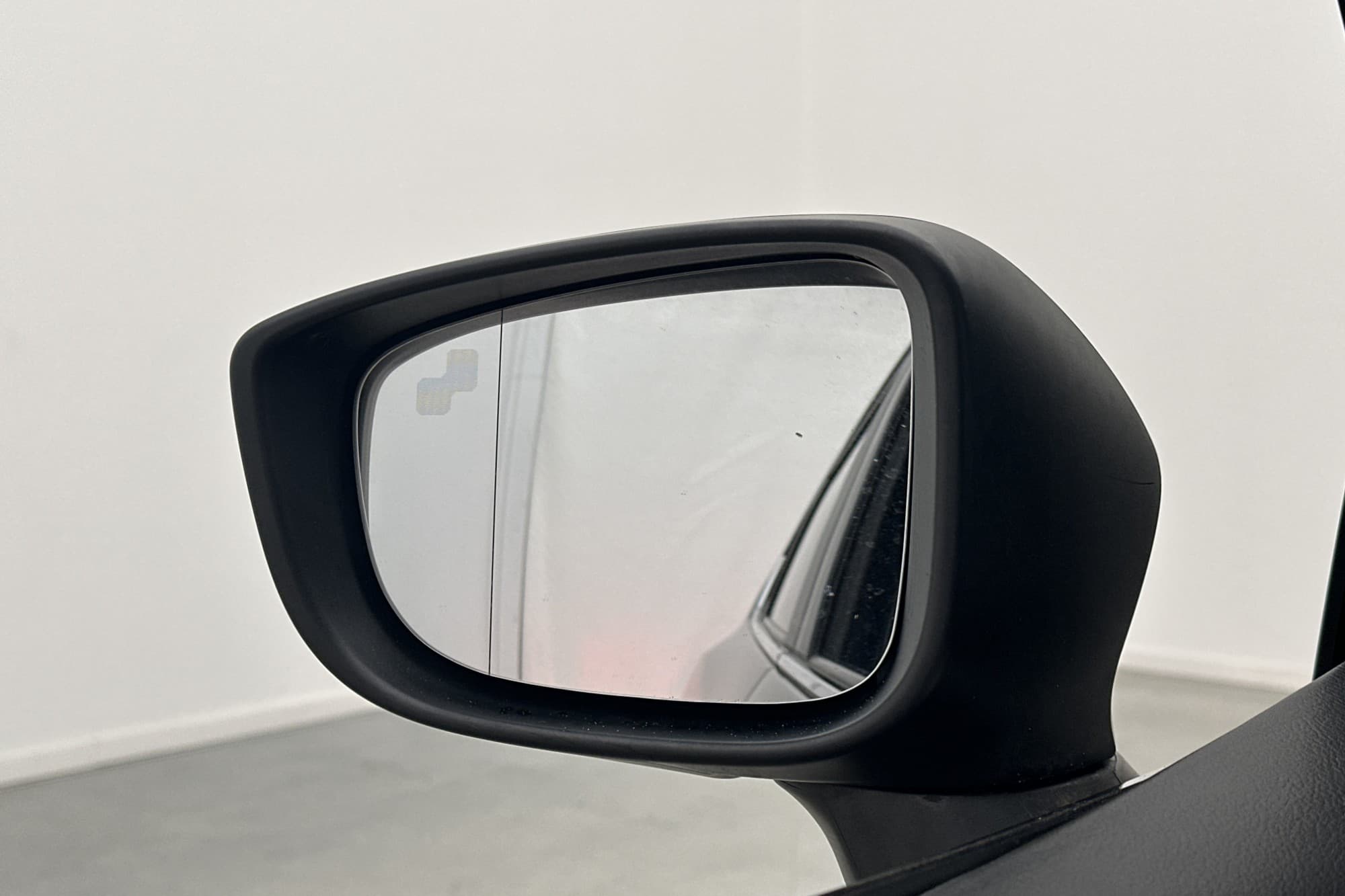 Mazda 3 Sport 2.0 SKYACTIVE-G 120hk Sensorer Navi Keyless