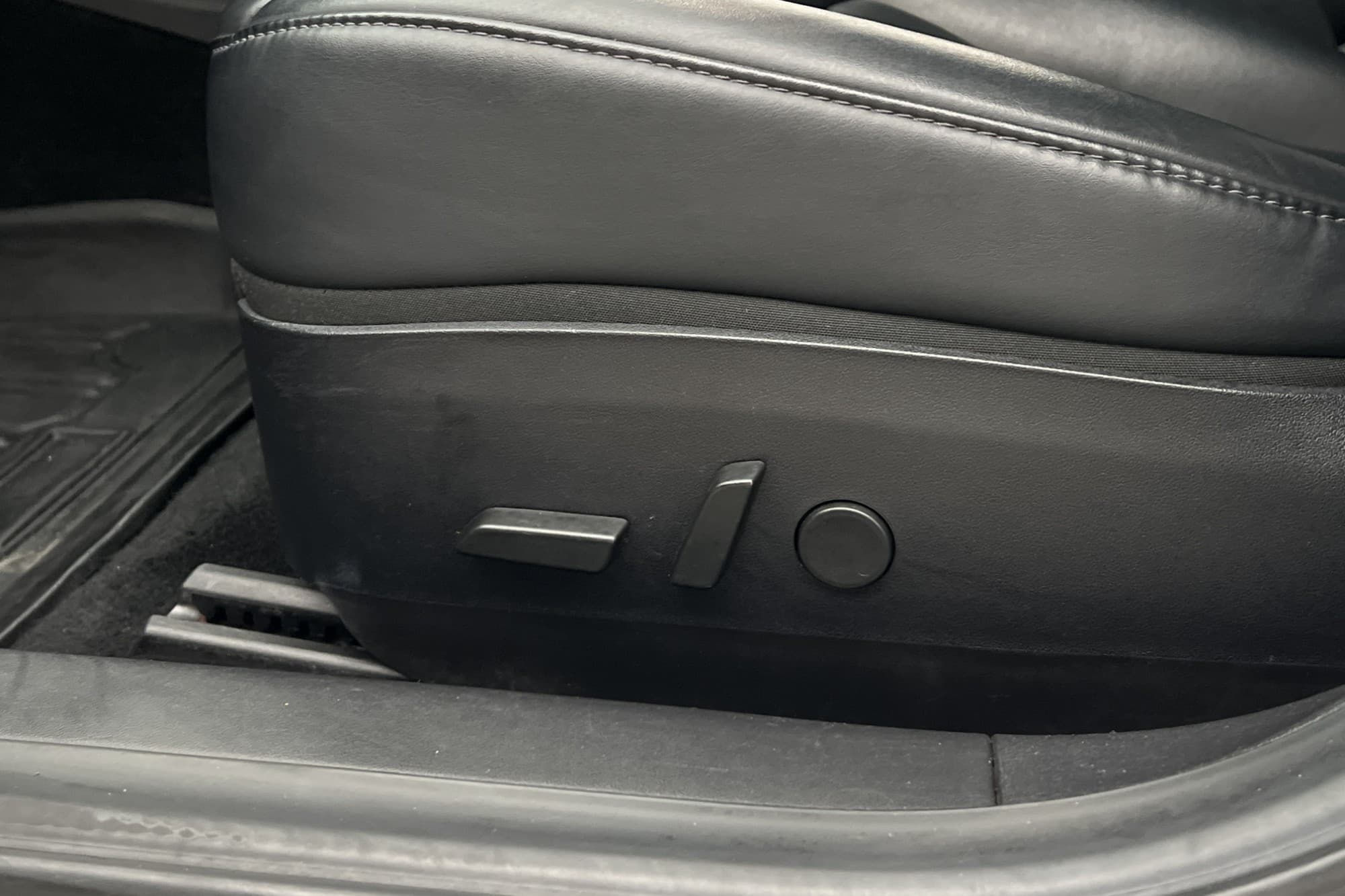 Tesla Model 3 Standard Range Plus Autopilot Svensksåld