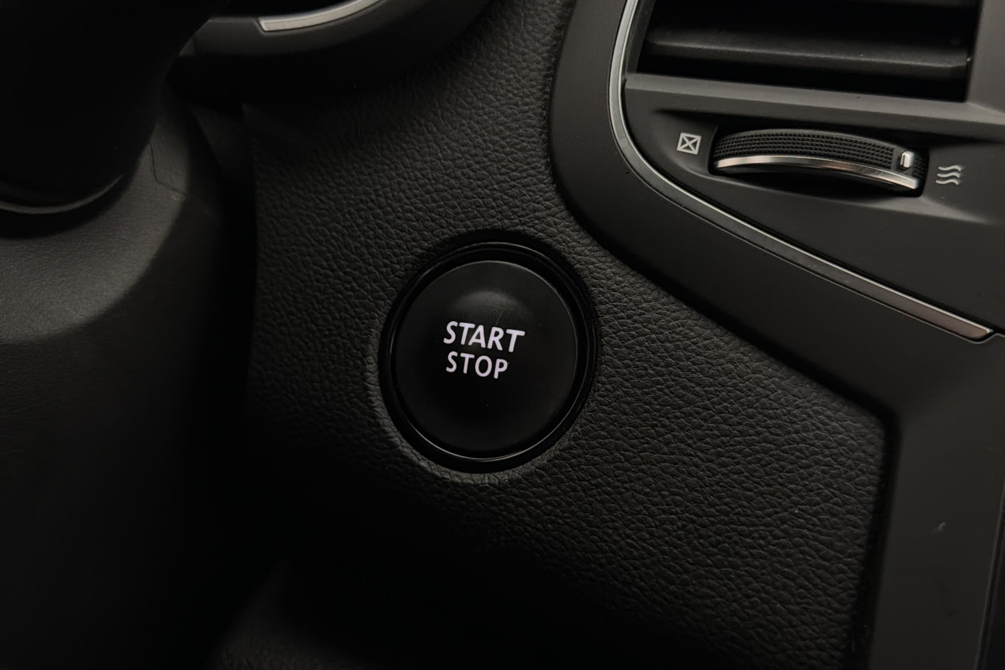 Renault Mégane TCe 132hk Zen M/K-Värm P-sensorer Keyless