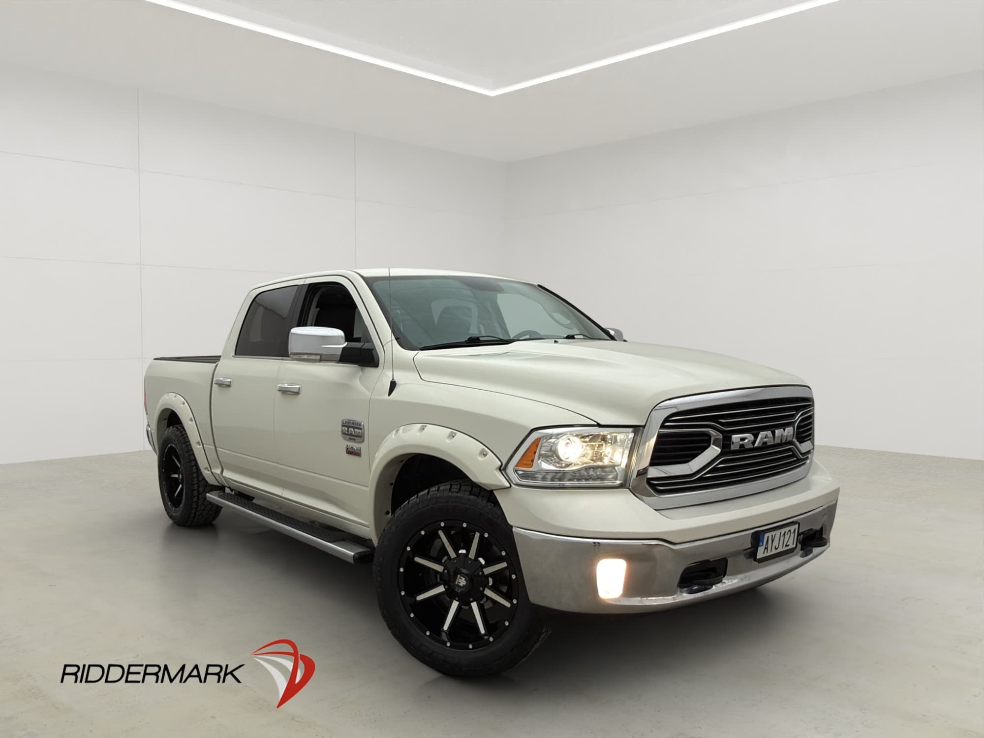 Dodge RAM 1500 Longhorn 5.7 4x4 Drag Alpine Luft Taklucka