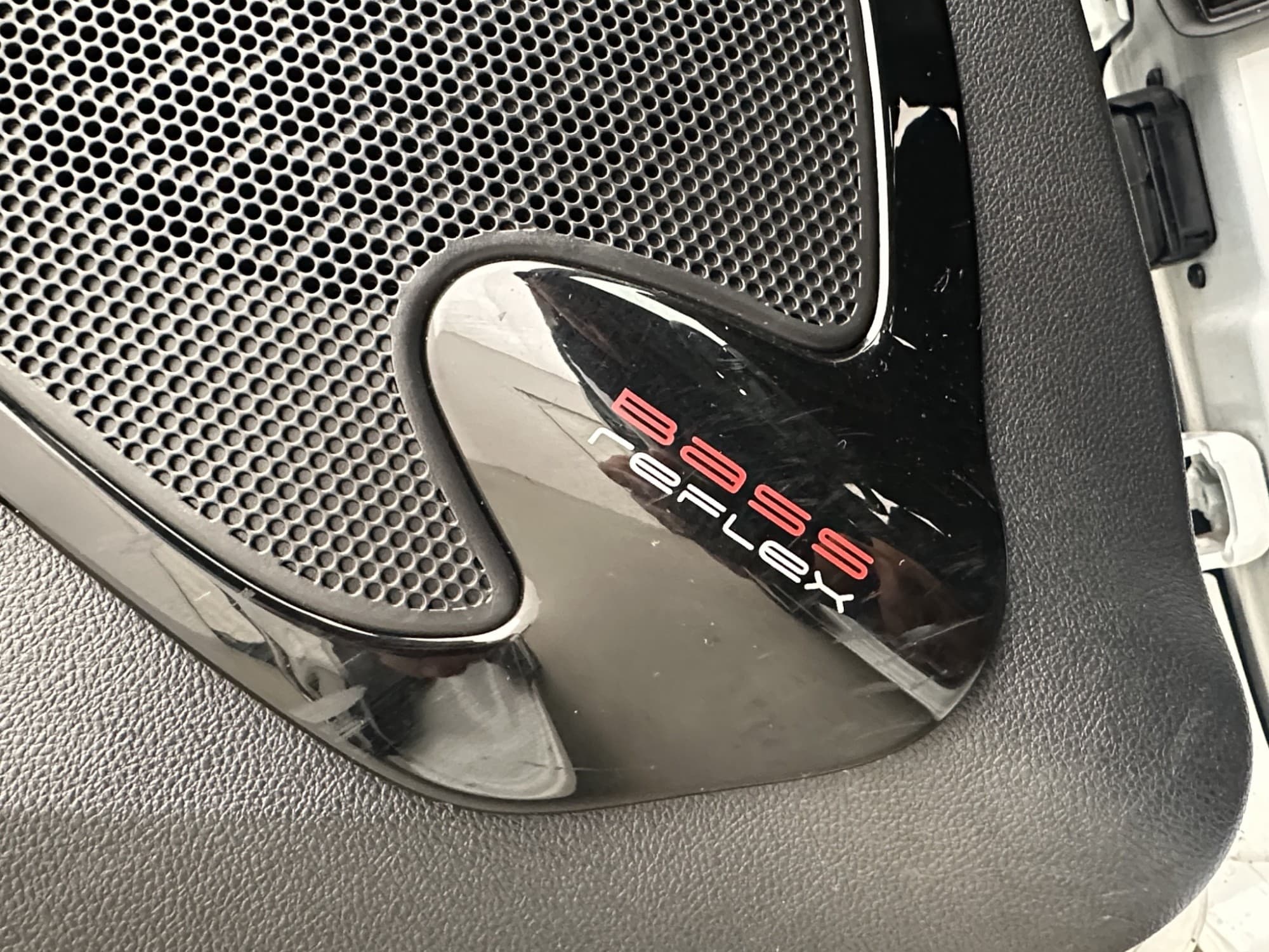 Renault Clio 118hk BASS-Reflex Värm Kamera Navi Halvskinn