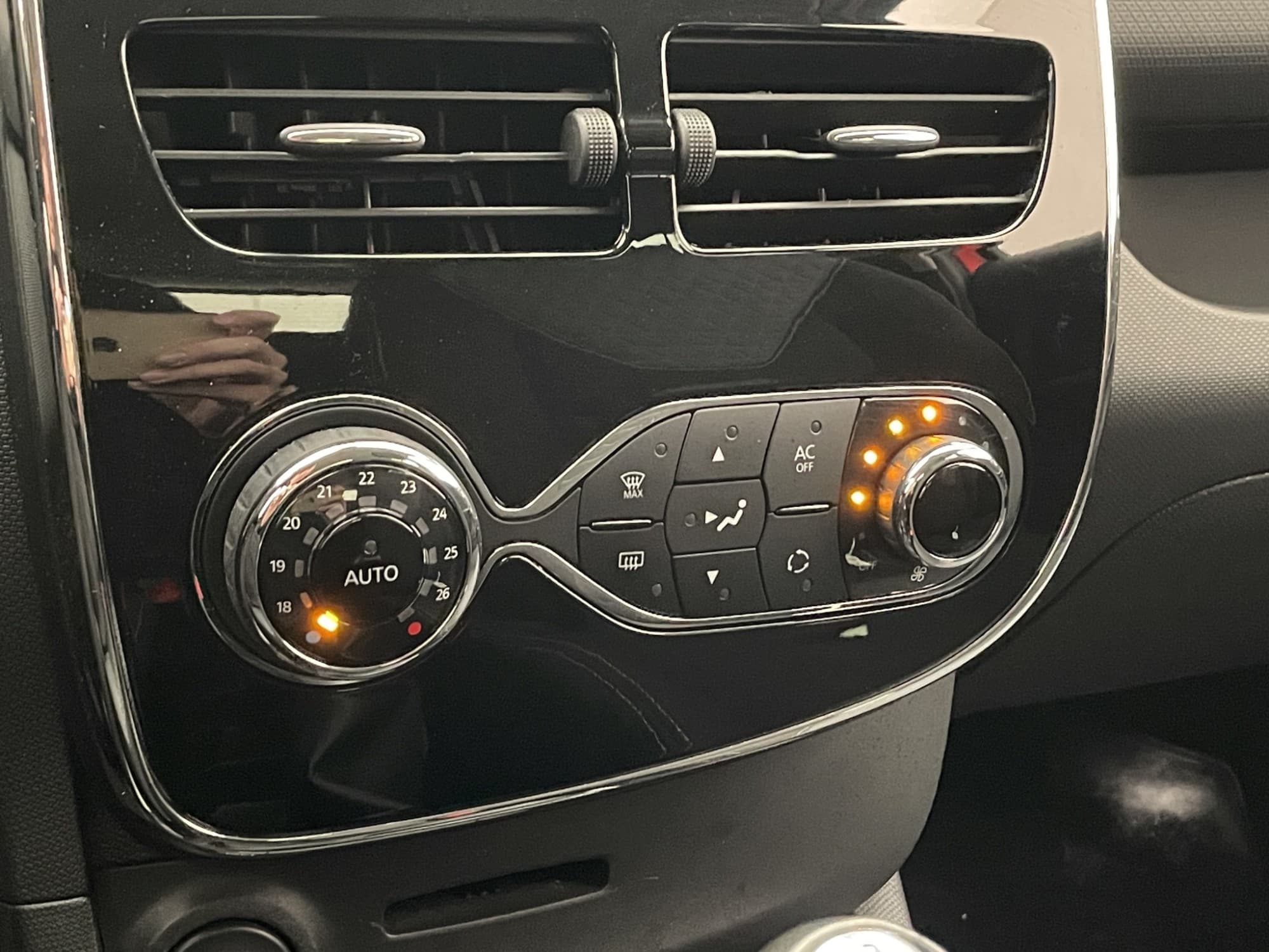 Renault Clio 0.9 TCe Manuell 90hk GPS Bass-Reflex 0,45l/mil