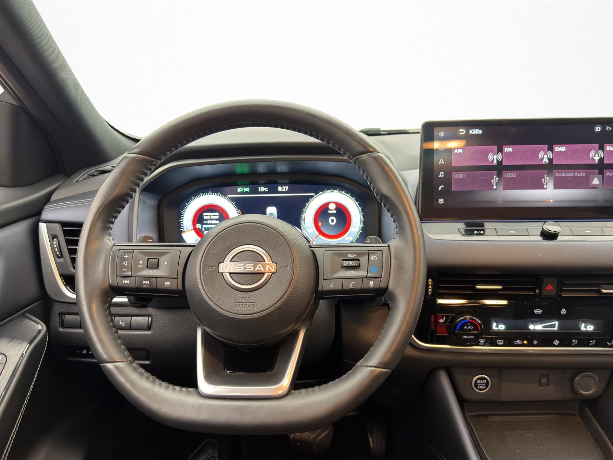 Nissan Qashqai 158hk Tekna Cockpit HUD 360° Kamera Navi