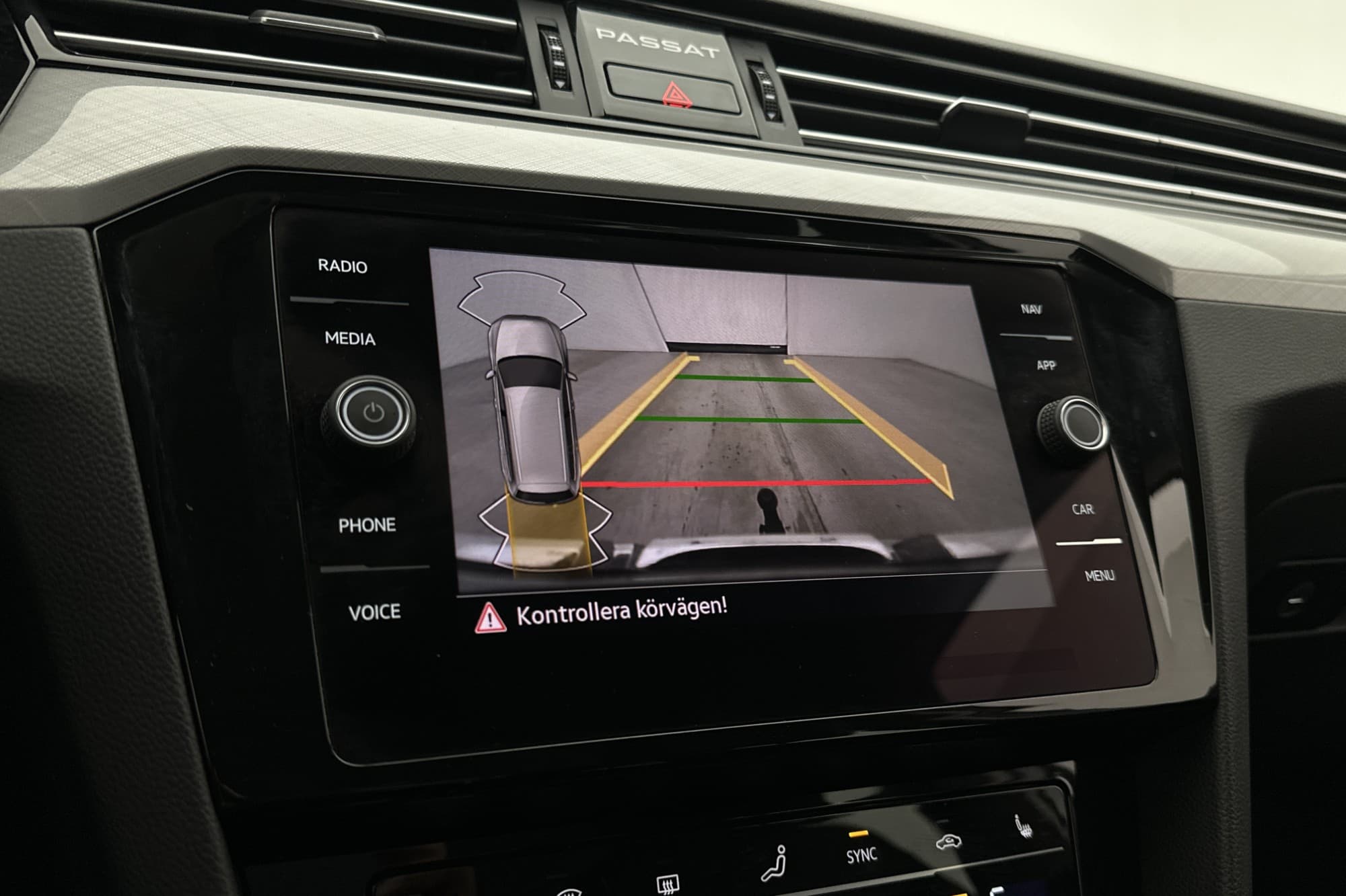 Volkswagen Passat GTE 218hk Dragkrok Kamera CarPlay Navi