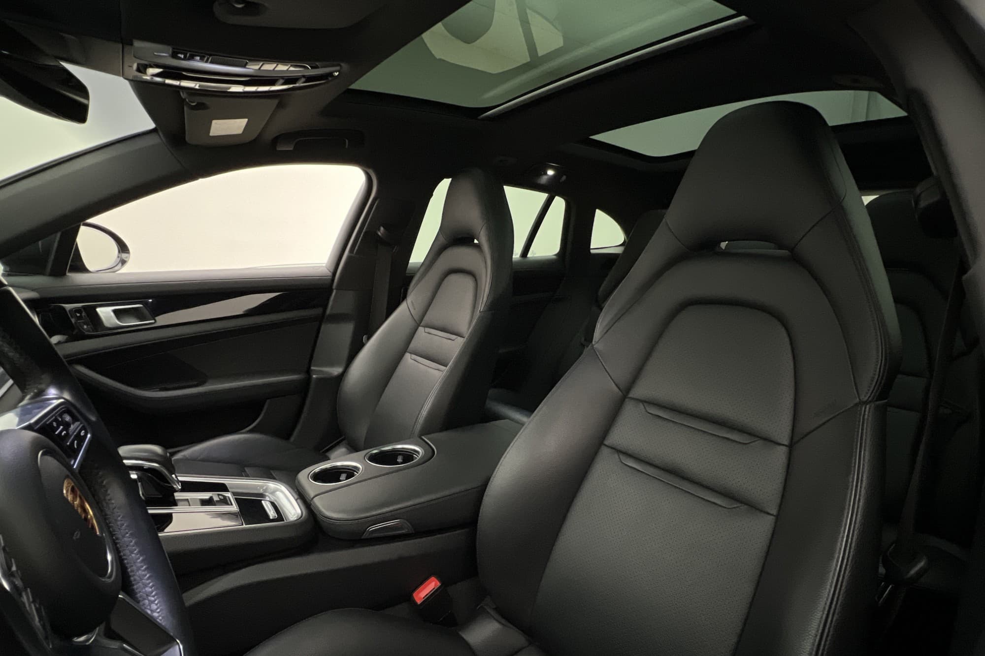 Porsche Panamera 4 Sport 330hk Sport Chrono Luftfj Pano BKam