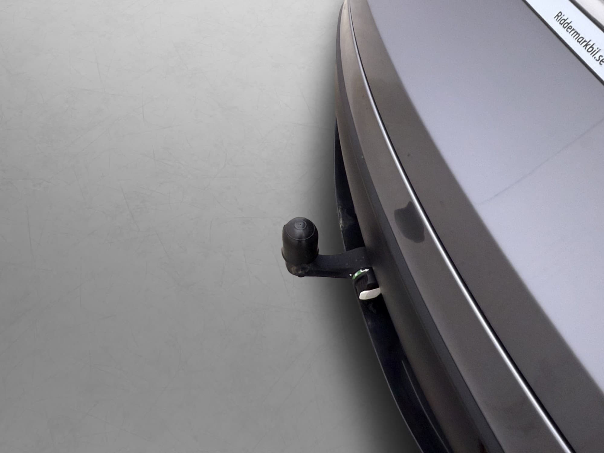 Tesla Model Y Long Range AWD Svensksåld Panorama Drag MOMS