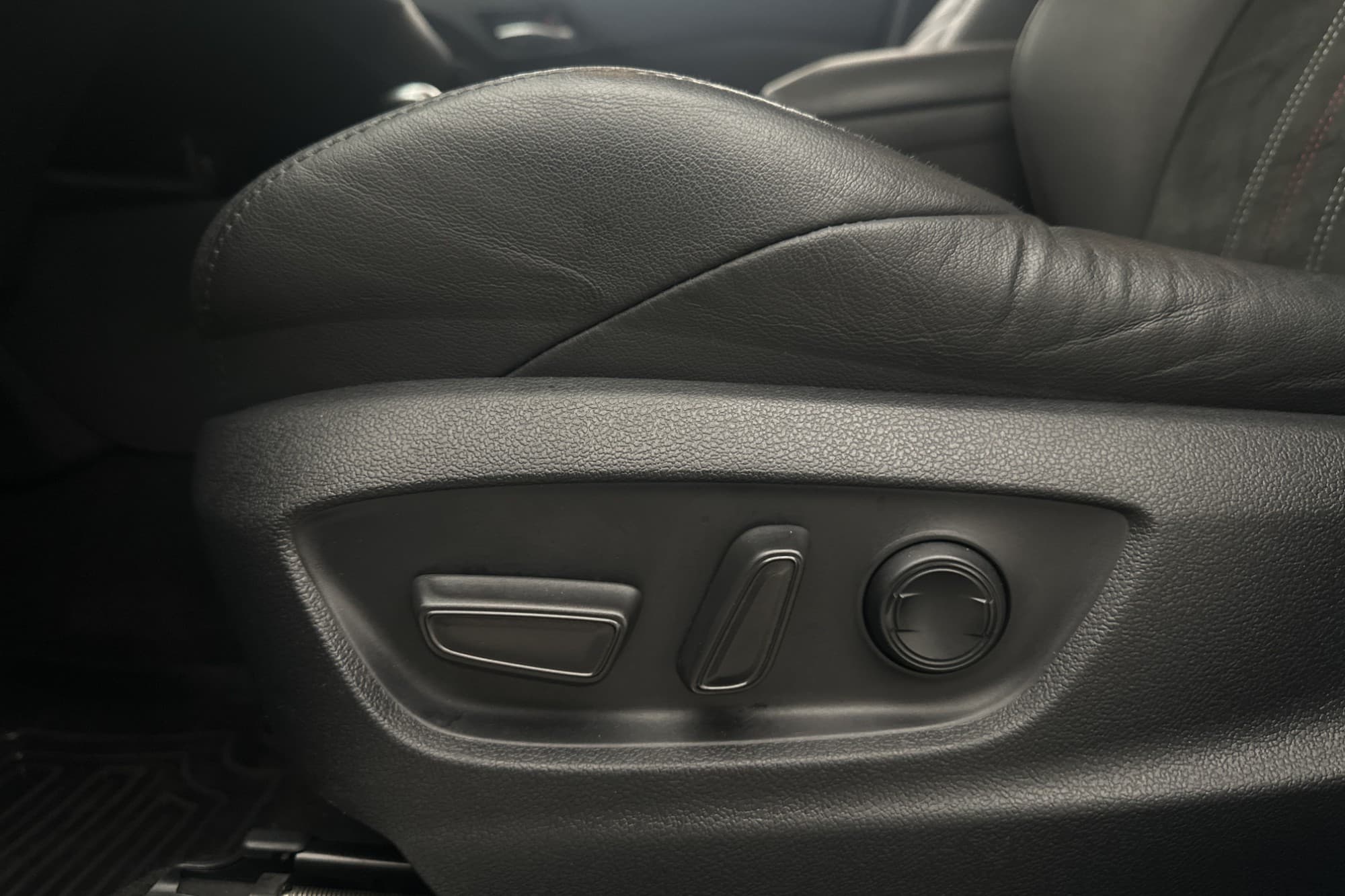 Toyota C-HR Hybrid 184hk GR Sport Kamera Navigation CarPlay