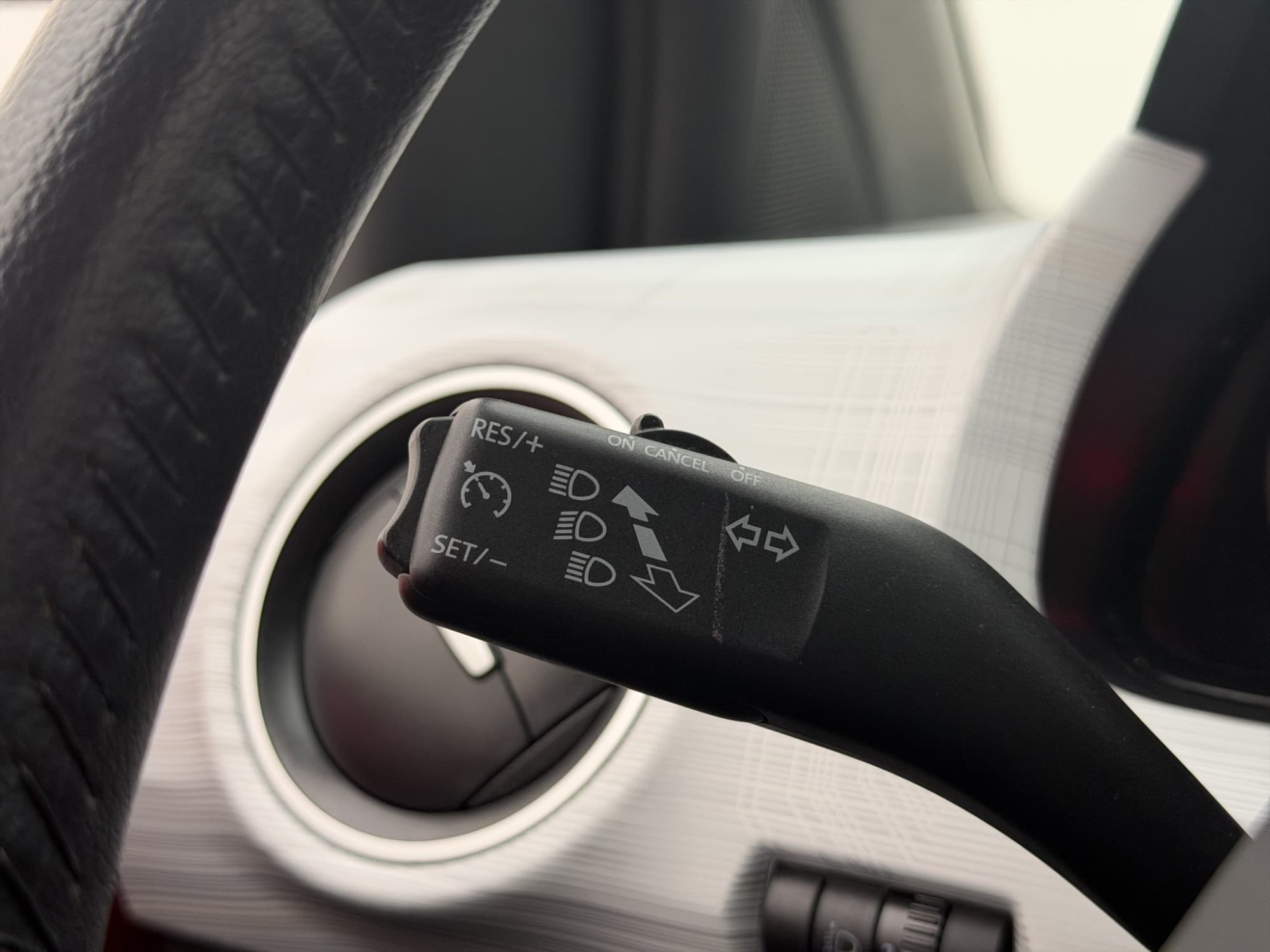 SEAT Mii electric 36.8 kWh P-sensorer Bluetooth