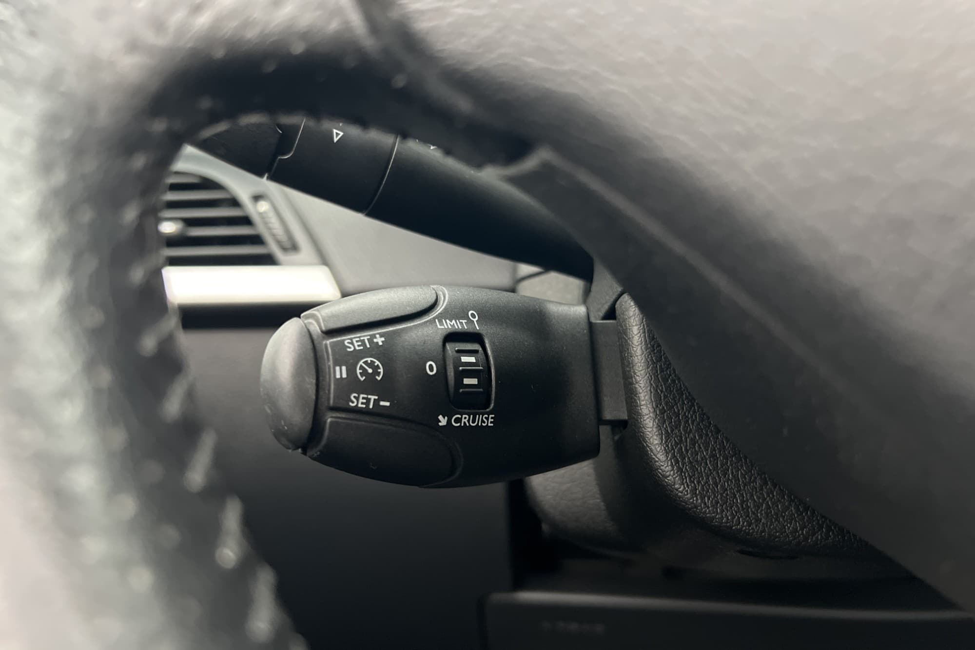 Peugeot 207 CC 1.6 VTI 120hk Skinn Farthållare
