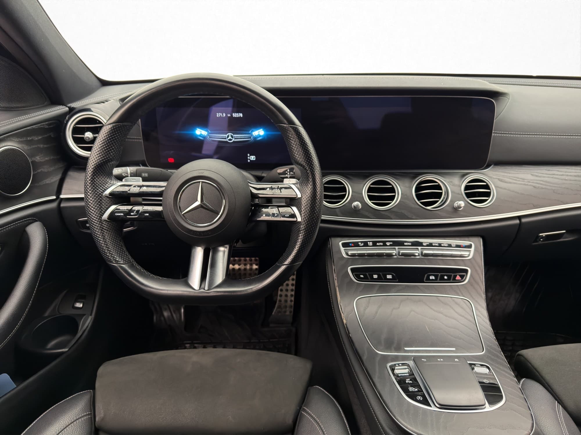 Mercedes-Benz E 200 d AMG Widescreen 360° Navi Ambient