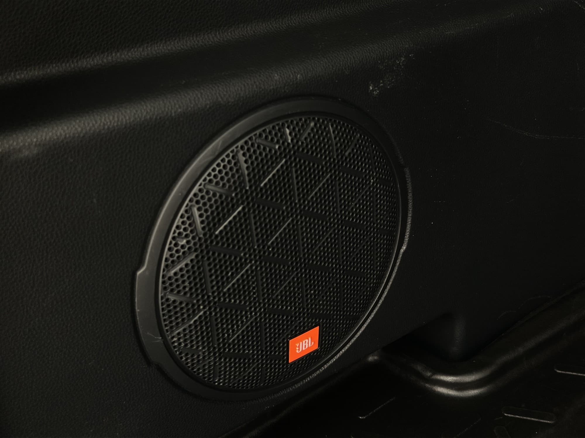 Toyota RAV4 222hk Executive Värmare JBL Kamera CarPlay Skinn