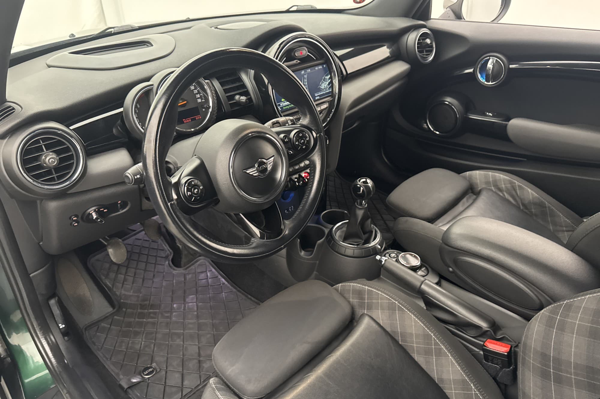 MINI Cooper S 3-dörrar 192hk Chili HUD Navi Halvskinn