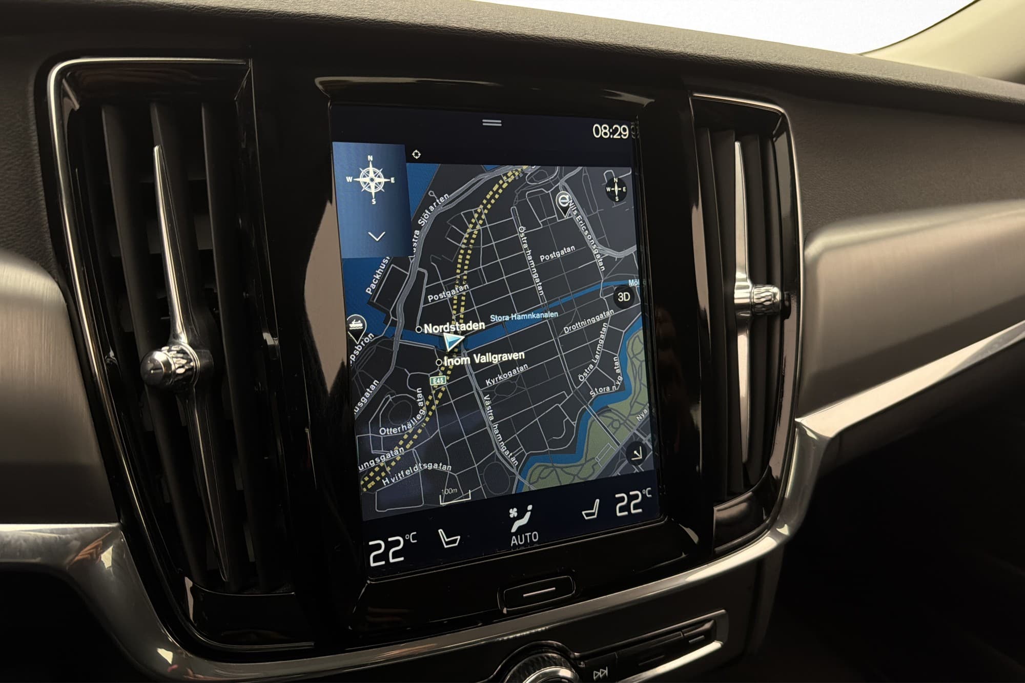 Volvo S90 D4 190hk AWD Momentum Plus VOC Värmare 4-Zon Drag