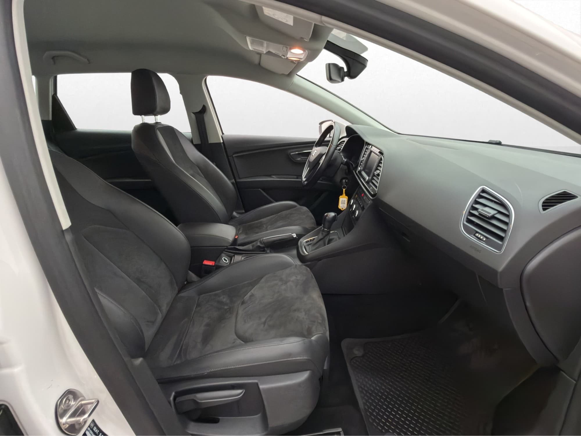 SEAT Leon ST 1.2 TSI Style Drag CarPlay P-Sensorer Halvskinn