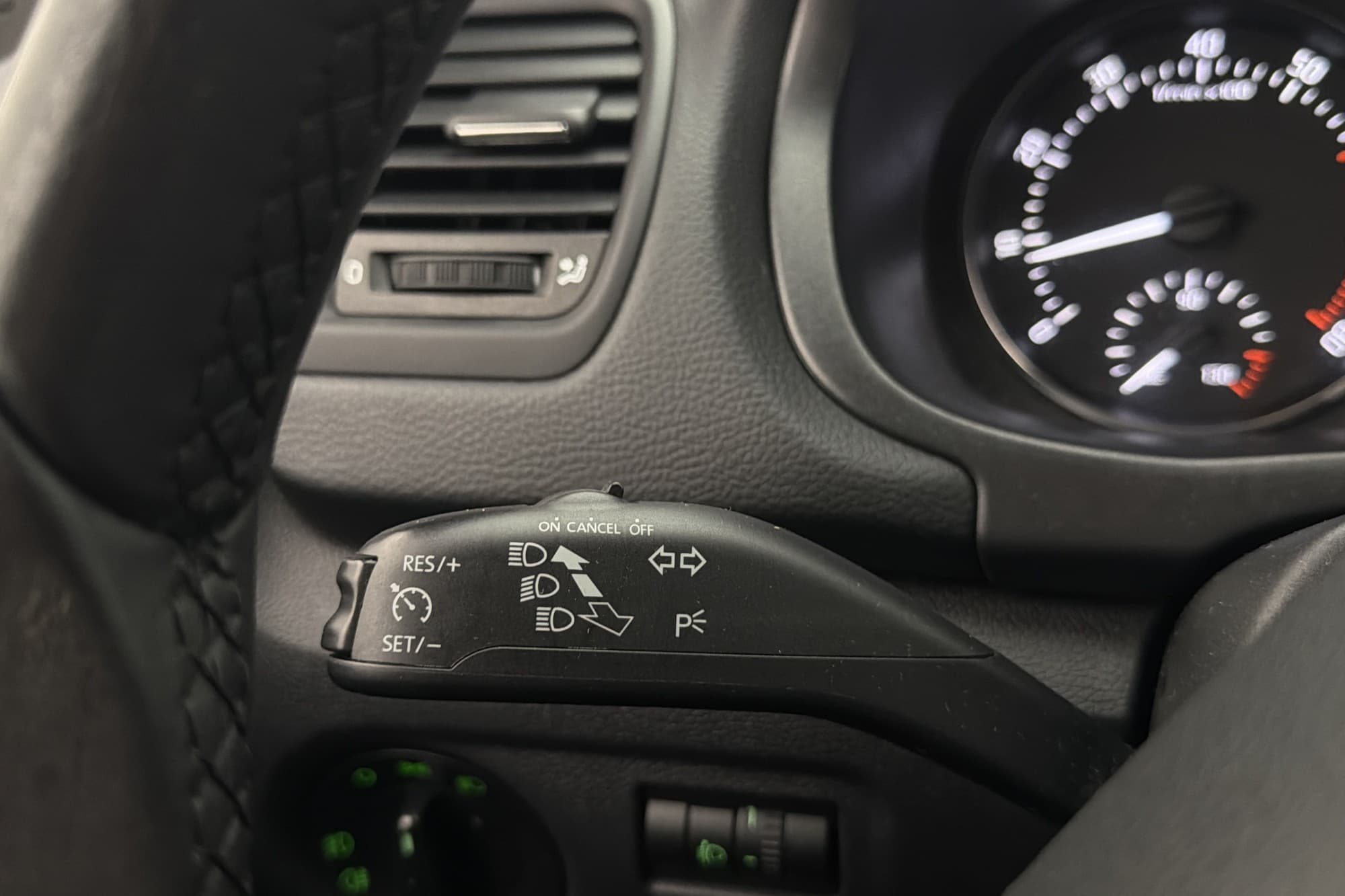 Skoda Fabia 1.2 TSI Ambiente M/K-Värm P-sensorer 0.53 mil