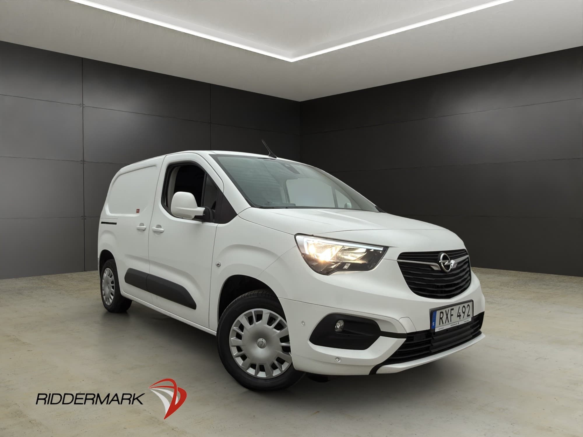 Opel Combo Cargo Ny-Kamrem Dragkrok PDC CARPLAY 1-Ägare