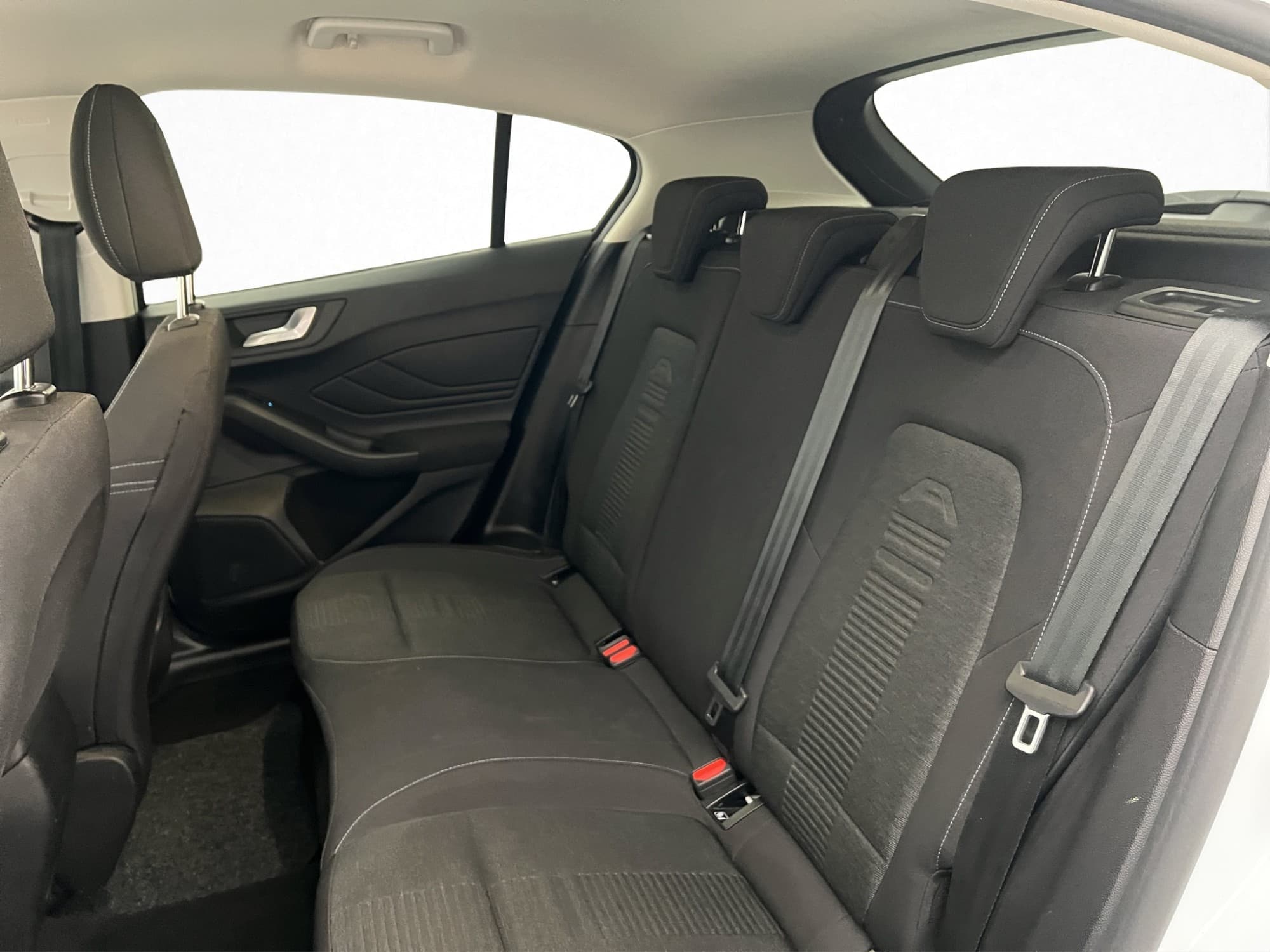 Ford Focus Hybrid 125hk Active Kamera Navi CarPlay MOMS