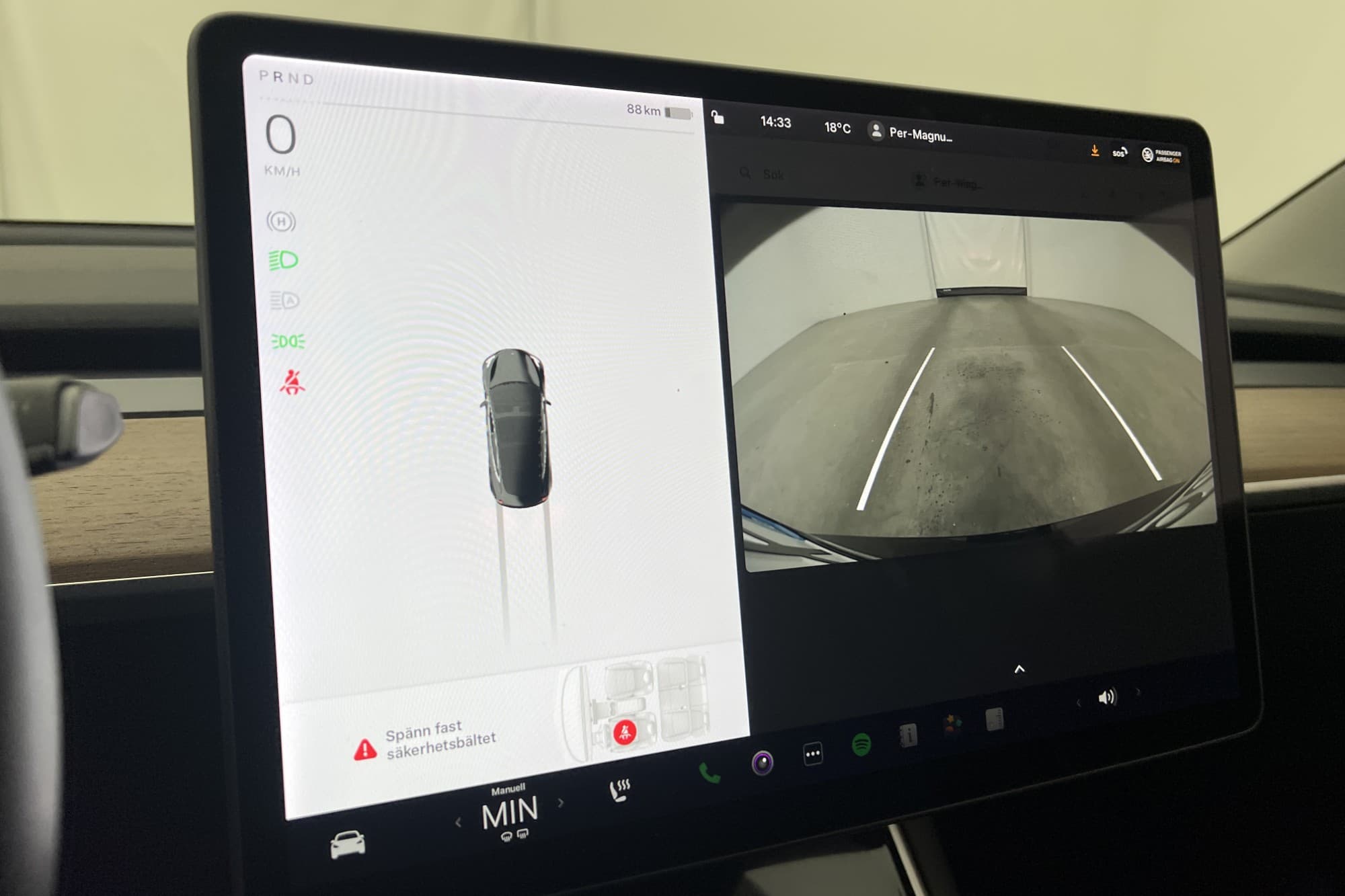 Tesla Model 3 Standard Range Plus Pano Autopilot Svensksåld