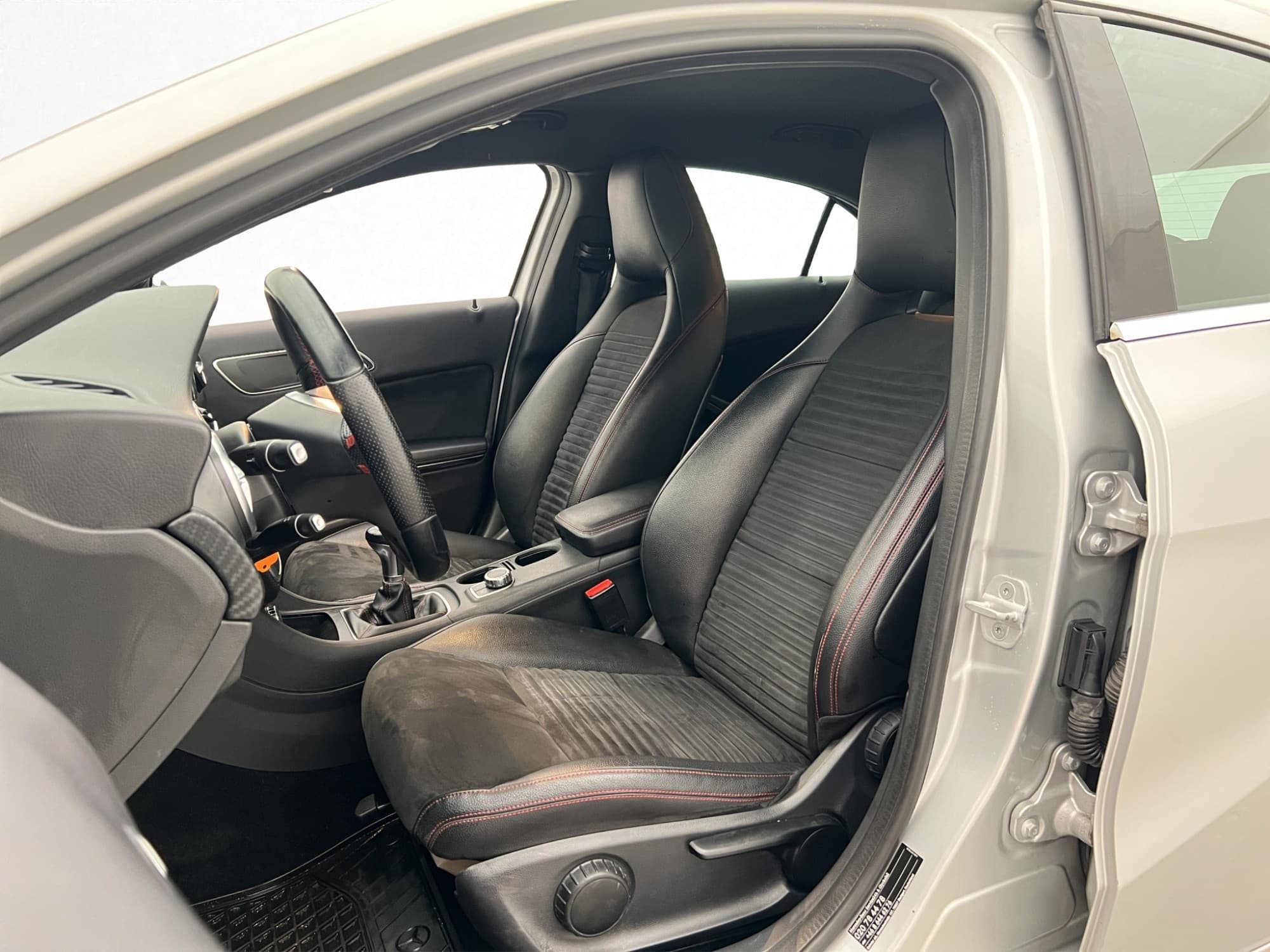 Mercedes-Benz A200 156hk AMG Line Kamera Skinn/Alcantara
