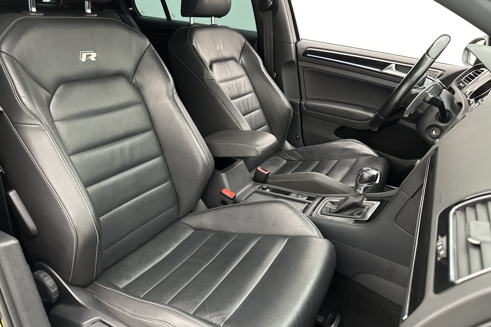 Volkswagen Golf R 2.0 4Motion 300hk Kamera Skinn Adaptiv