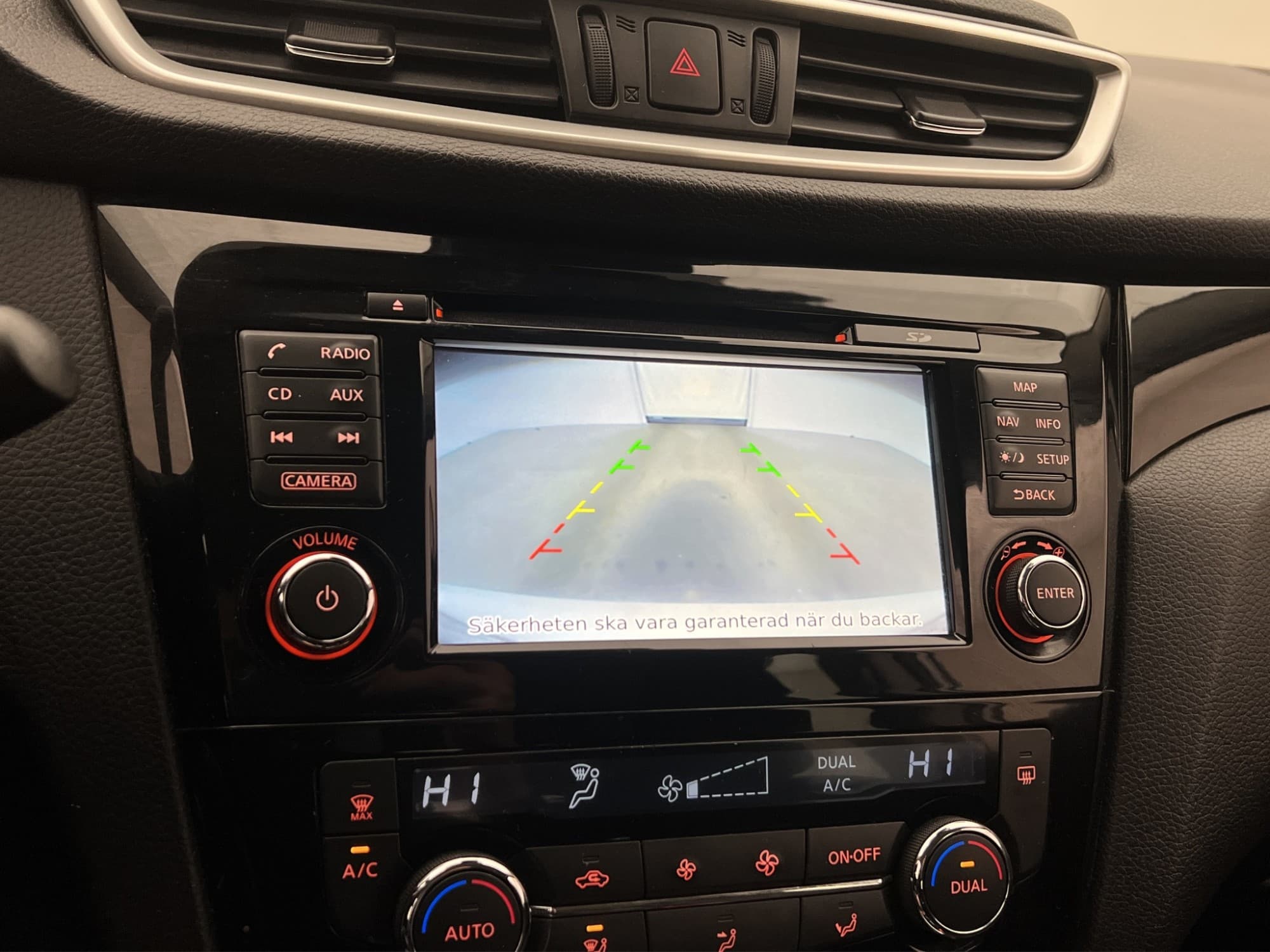 Nissan Qashqai 130hk Acenta M&K-Värmare Kamera Navi Drag