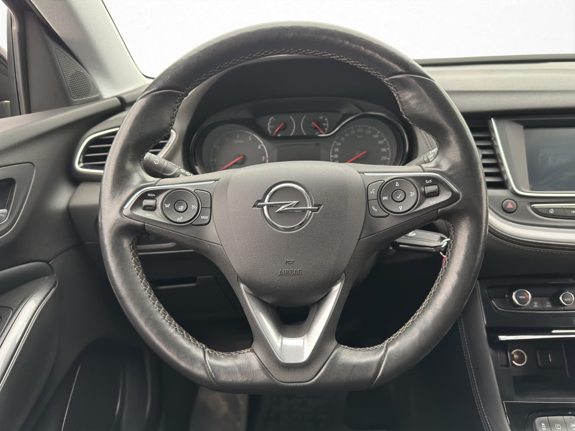 Opel Grandland X 130hk Turbo Design Line Drag Kamera