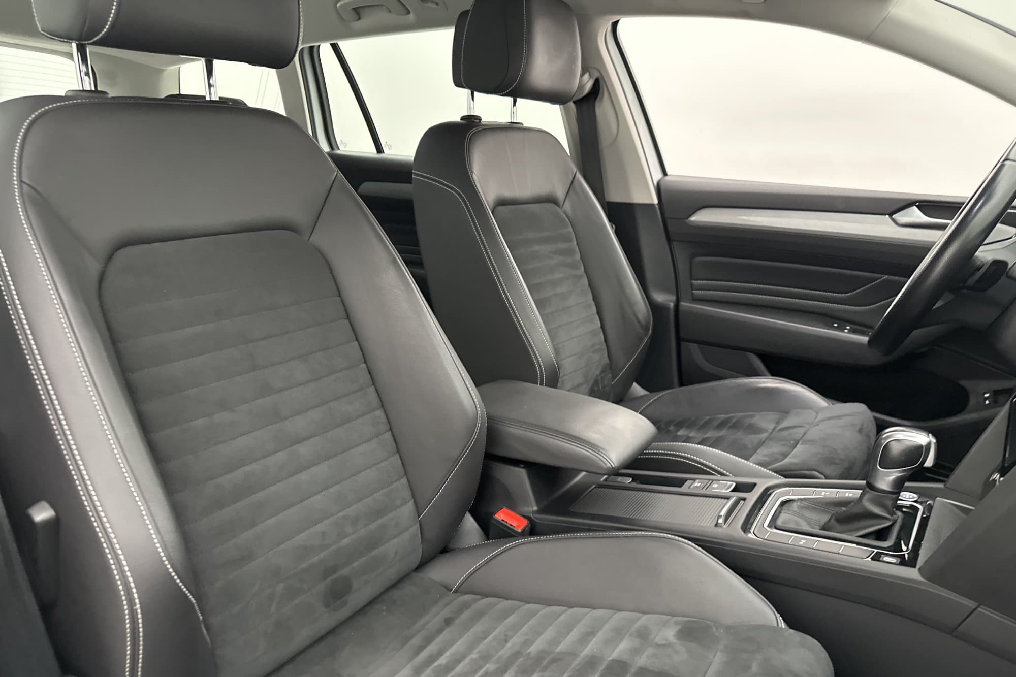 Volkswagen Passat GTE 218hk Dragkrok Kamera CarPlay Navi