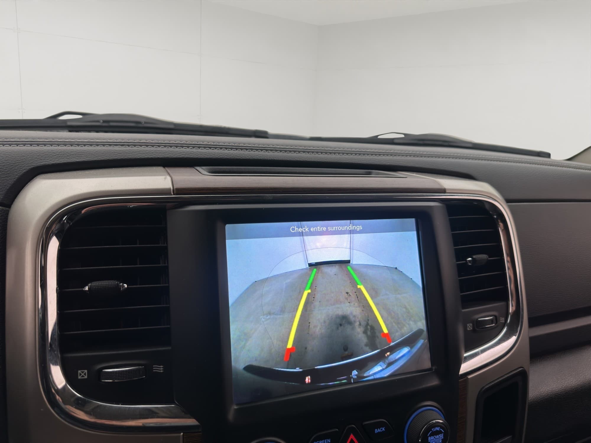 Dodge RAM 1500 Laramie 5.7 4x4 Luft Alpine Skinn Kåpa Moms