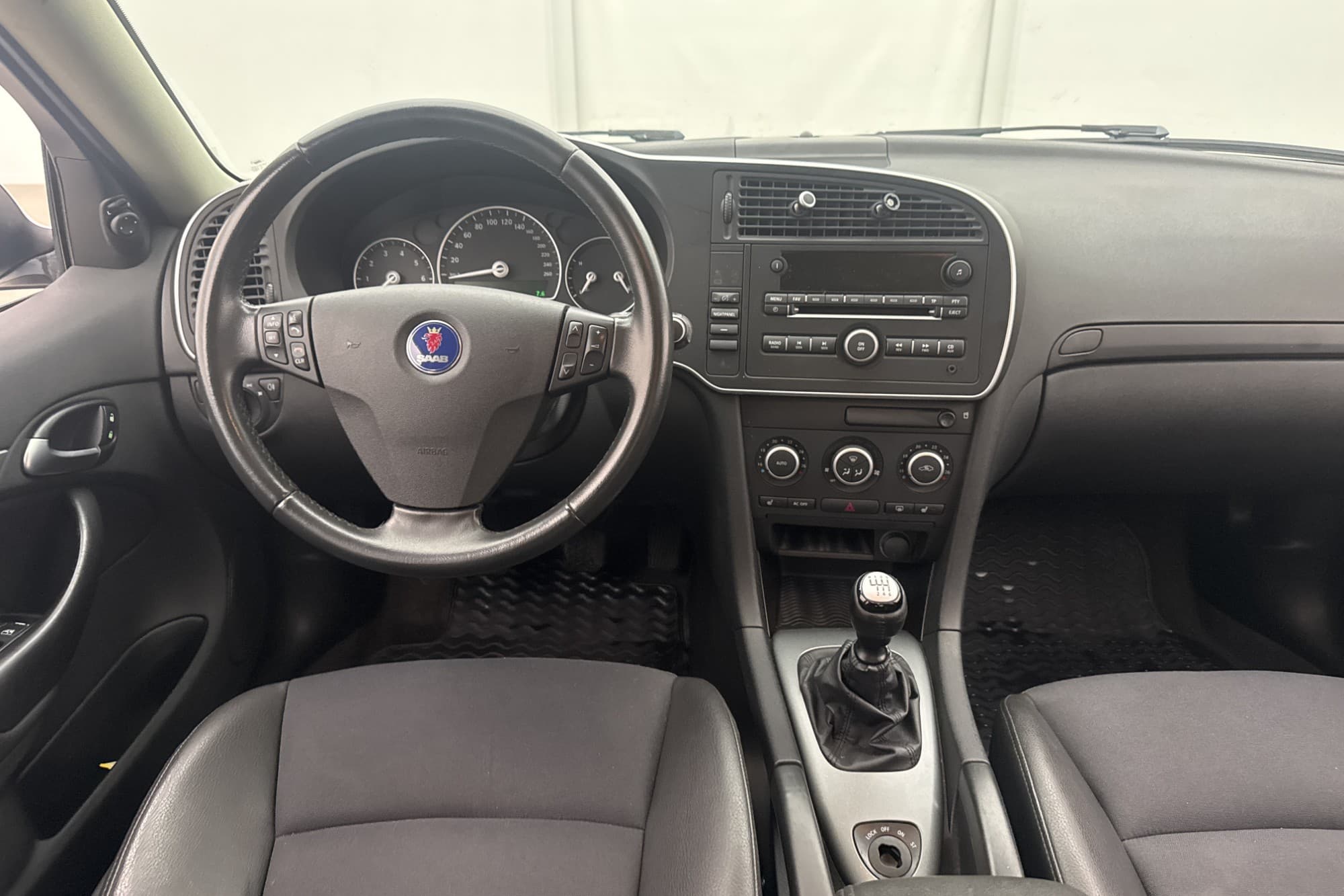 Saab 9-3 SportSedan 1.8t 150hk Linear En-brukare Halvskinn