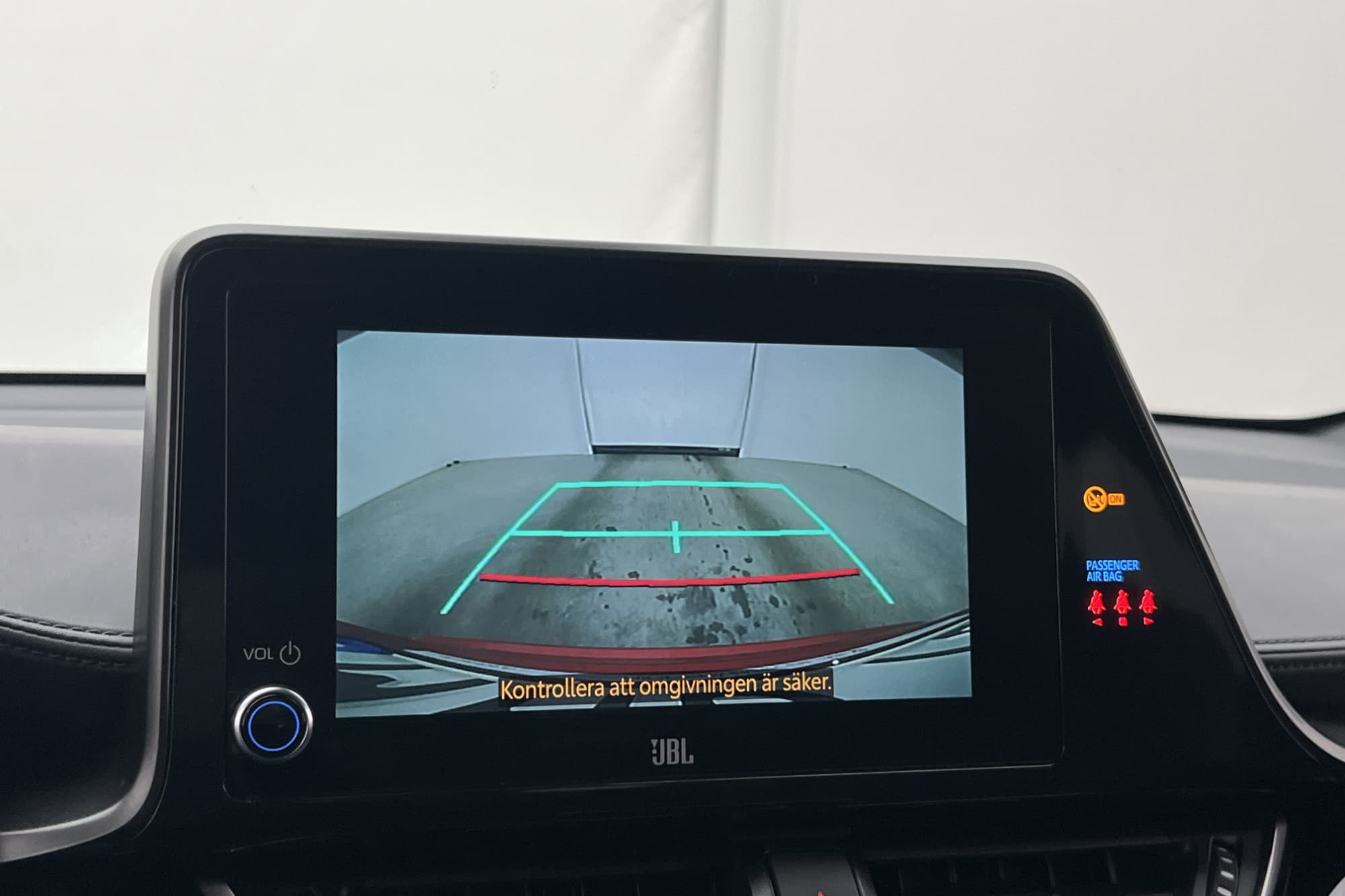 Toyota C-HR Hybrid 122hk X-Edition Teknik JBL CarPlay Kamera