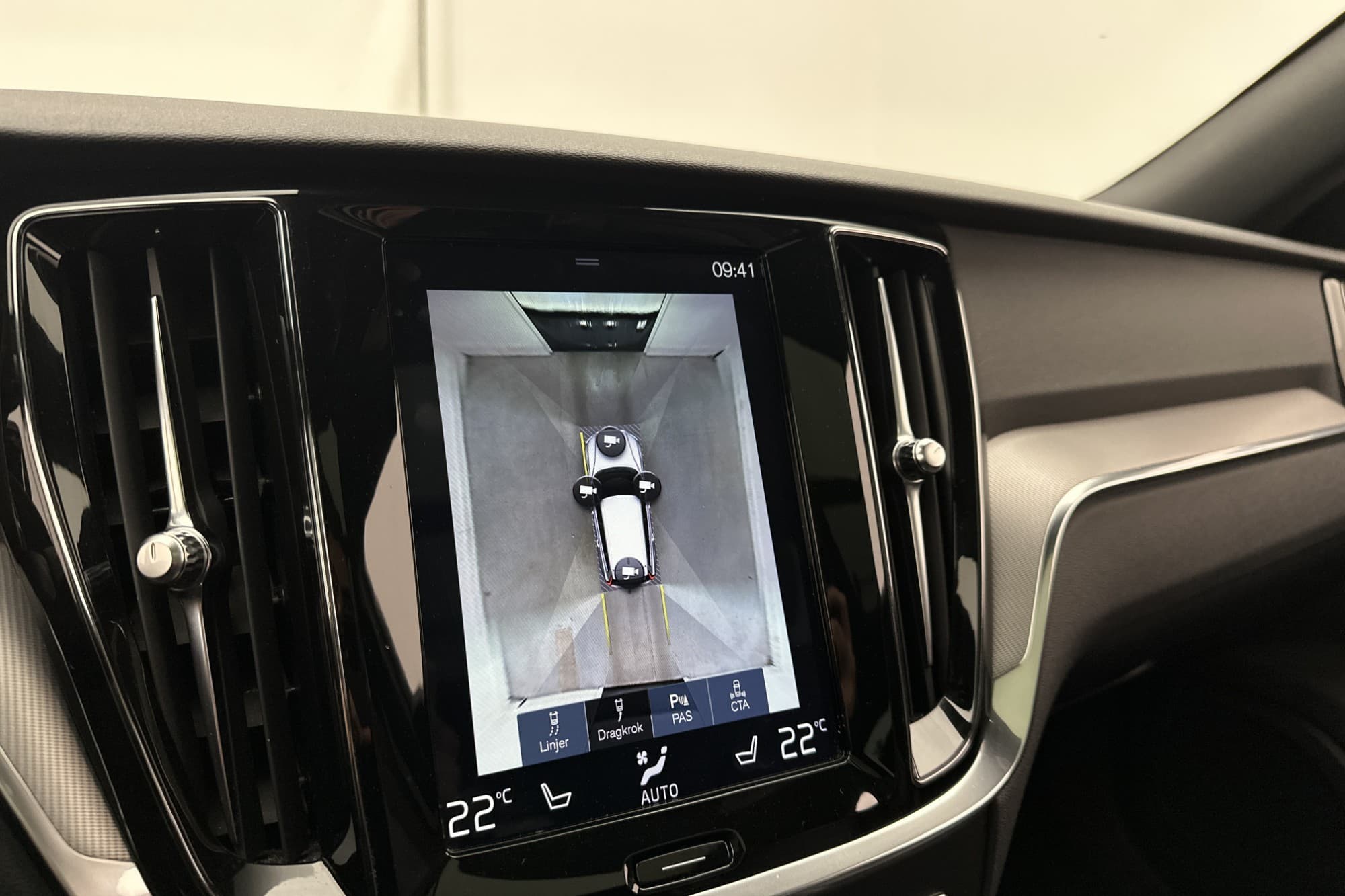 Volvo V60 D3 AWD R-Design Värmare Pano 360° HUD VOC GPS Drag
