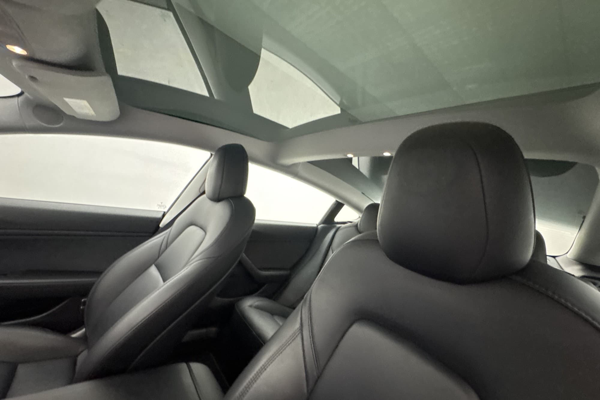 Tesla Model 3 Long Range AWD Autopilot Svensksåld