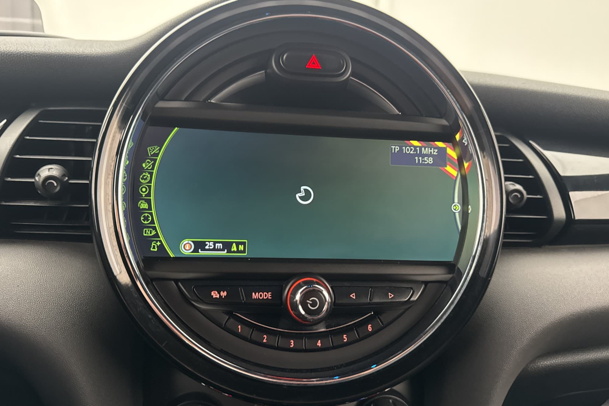 MINI Cooper S 3-dörrar 192hk Chili HUD Navi Halvskinn