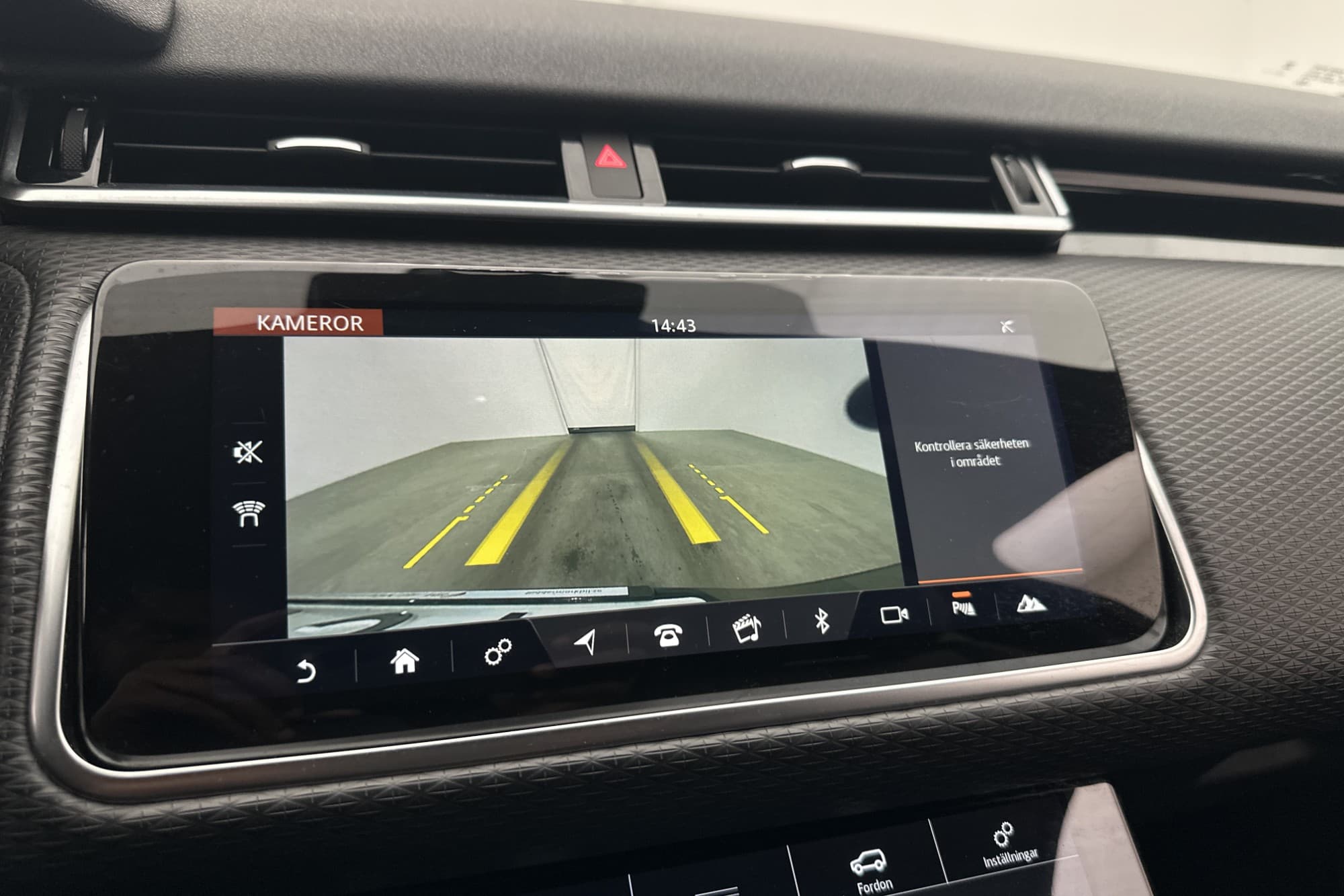 Land Rover Range Rover Velar R-Dynamic SE D240 Meridian MOMS