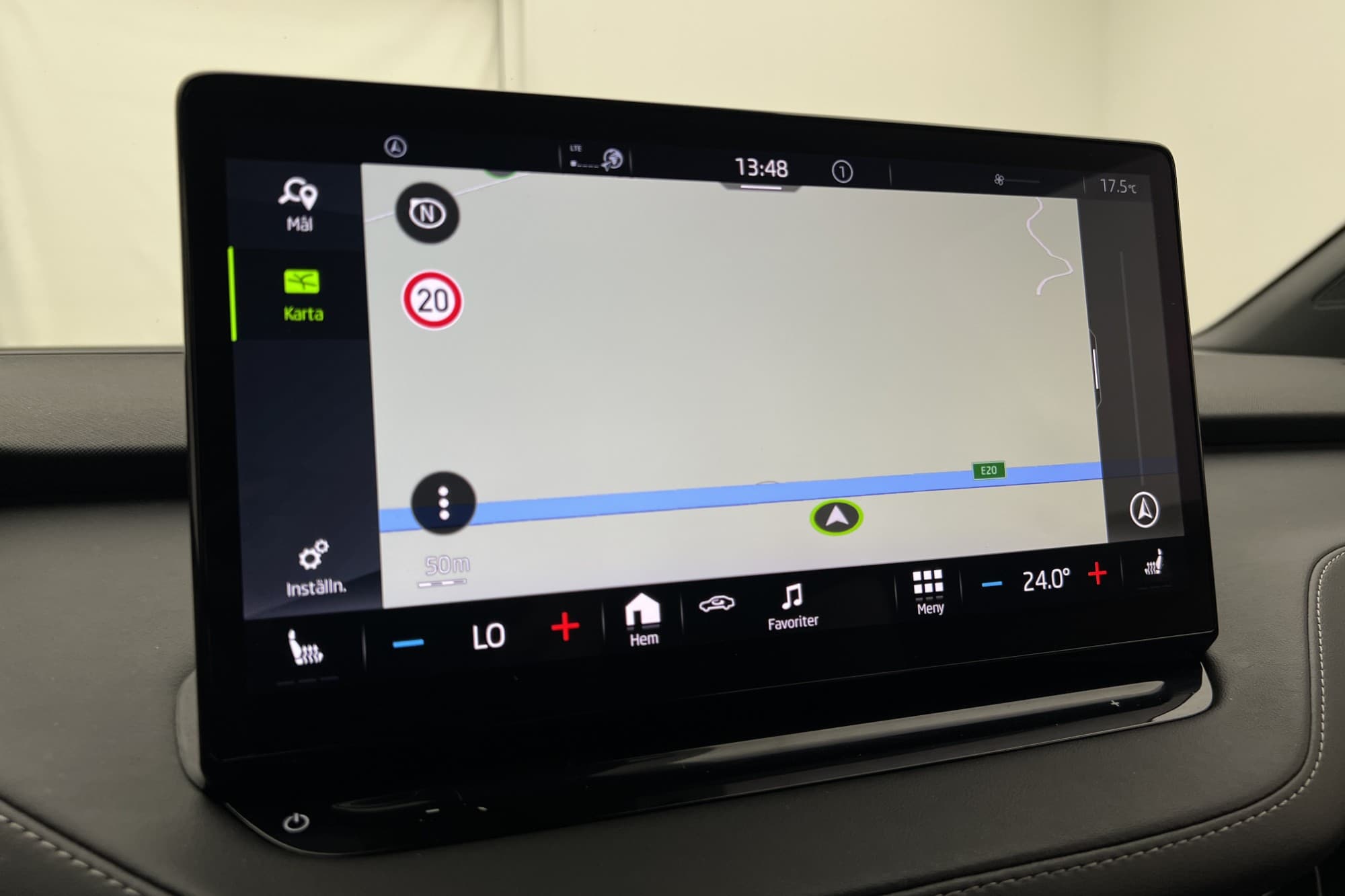 Skoda Enyaq 60 Sportline Värmare Kamera CarPlay Dragkrok