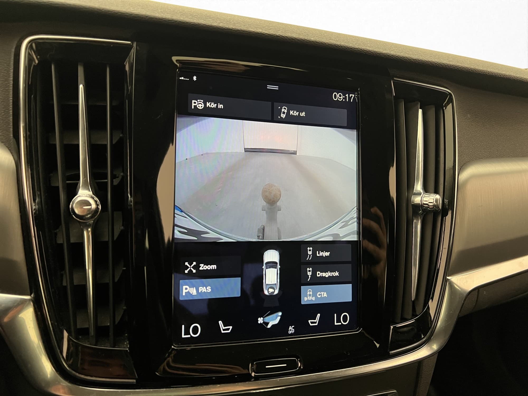 Volvo S90 D4 AWD 190hk Momentum Värmare Drag Kamera GPS BLIS