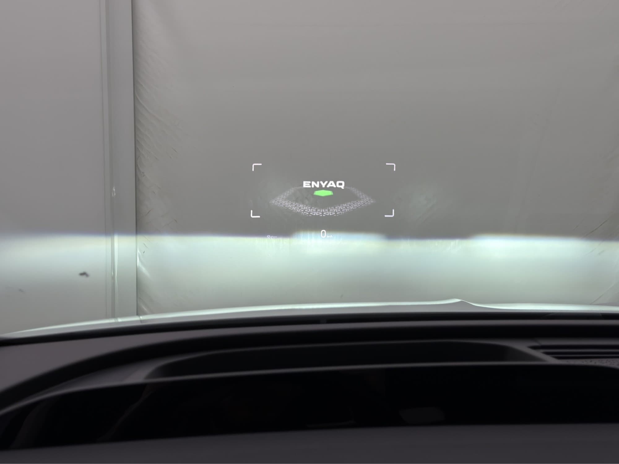 Skoda Enyaq 80 Dragkrok Panorama Värmepump Head Up Skinn