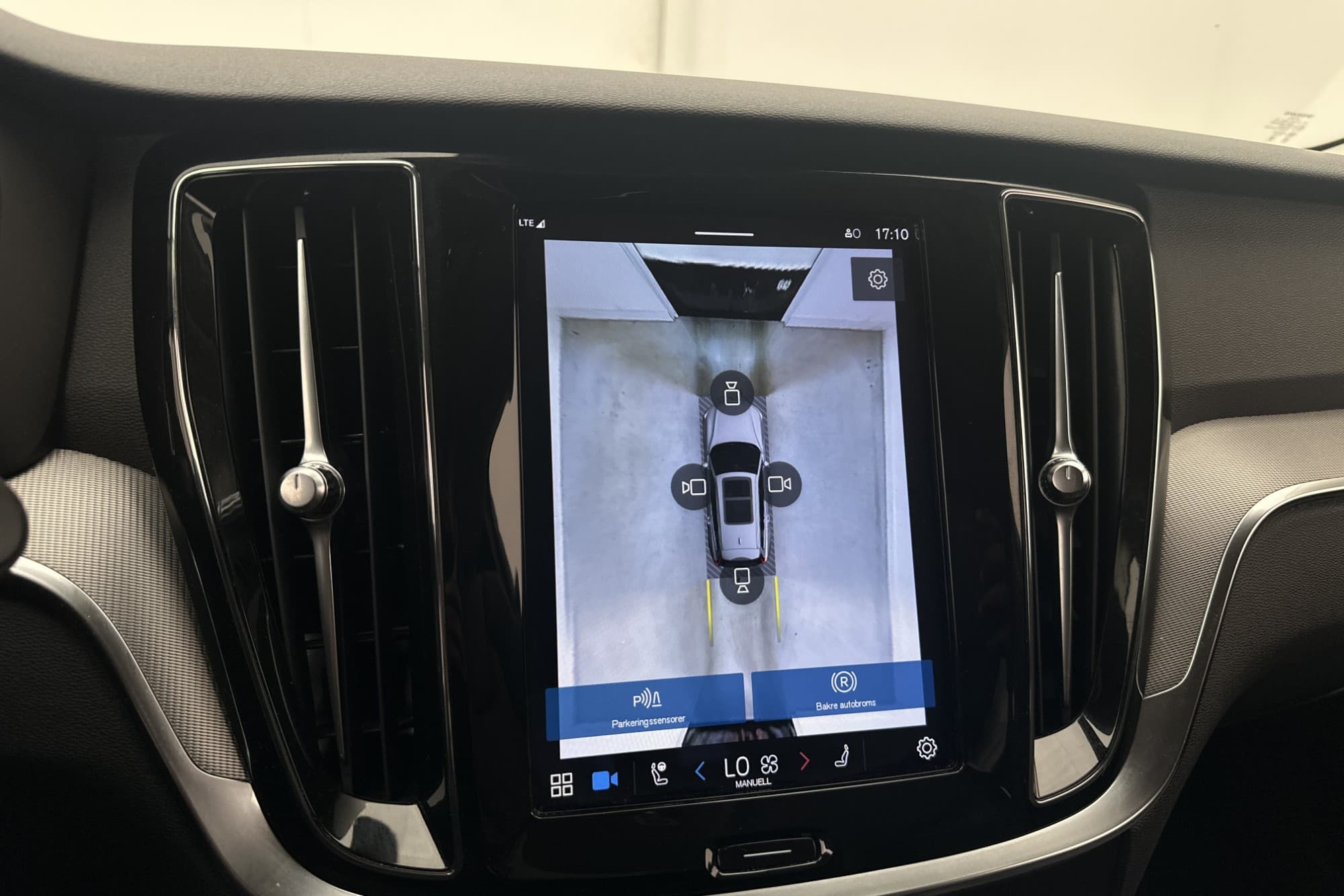 Volvo V60 Recharge T6 AWD Long Range Drag Skinn 360° MOMS
