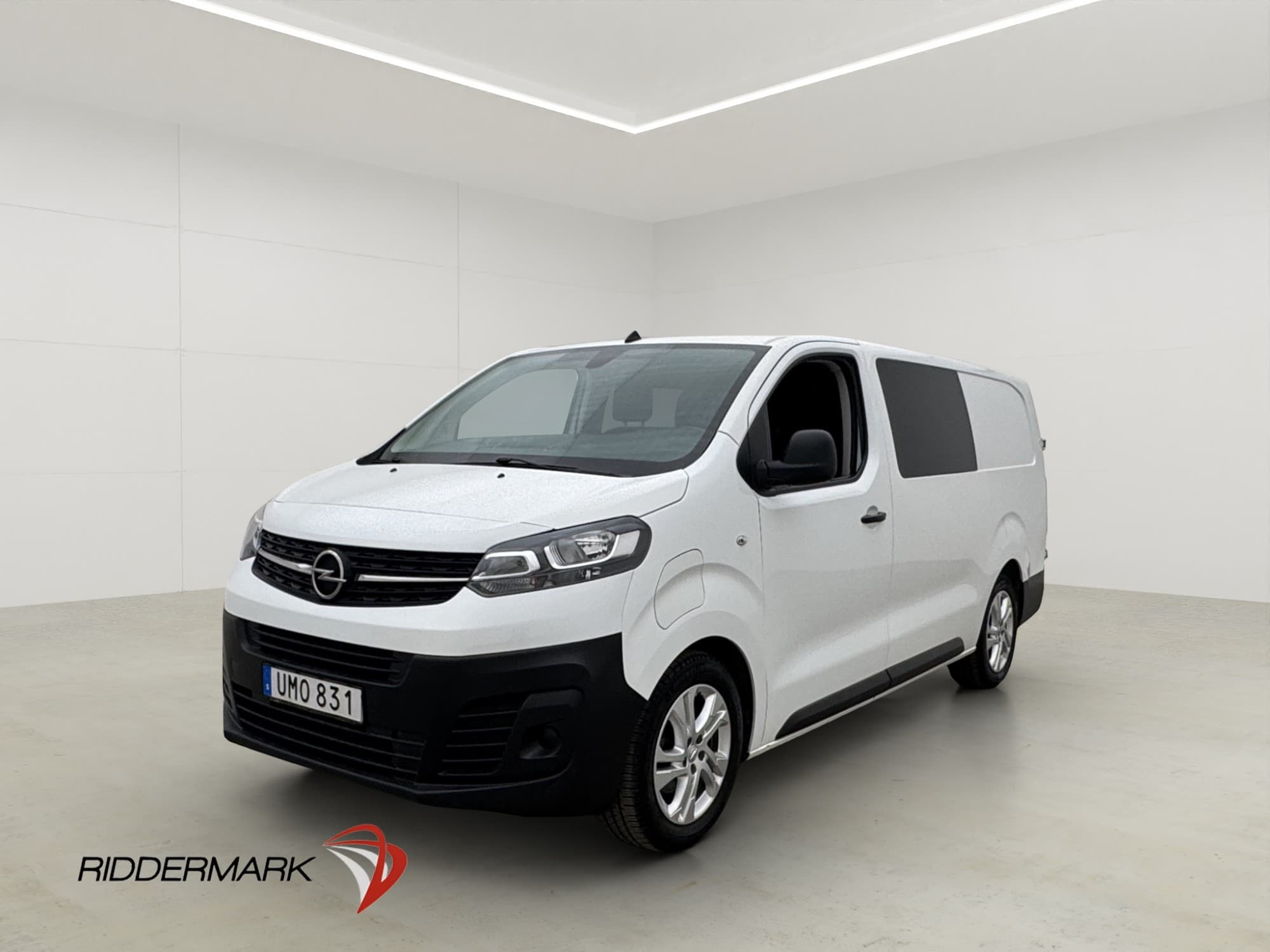 Opel Vivaro-e CrewVan L3 PDC Farthållare CARPLAY 6-Sits MOMS